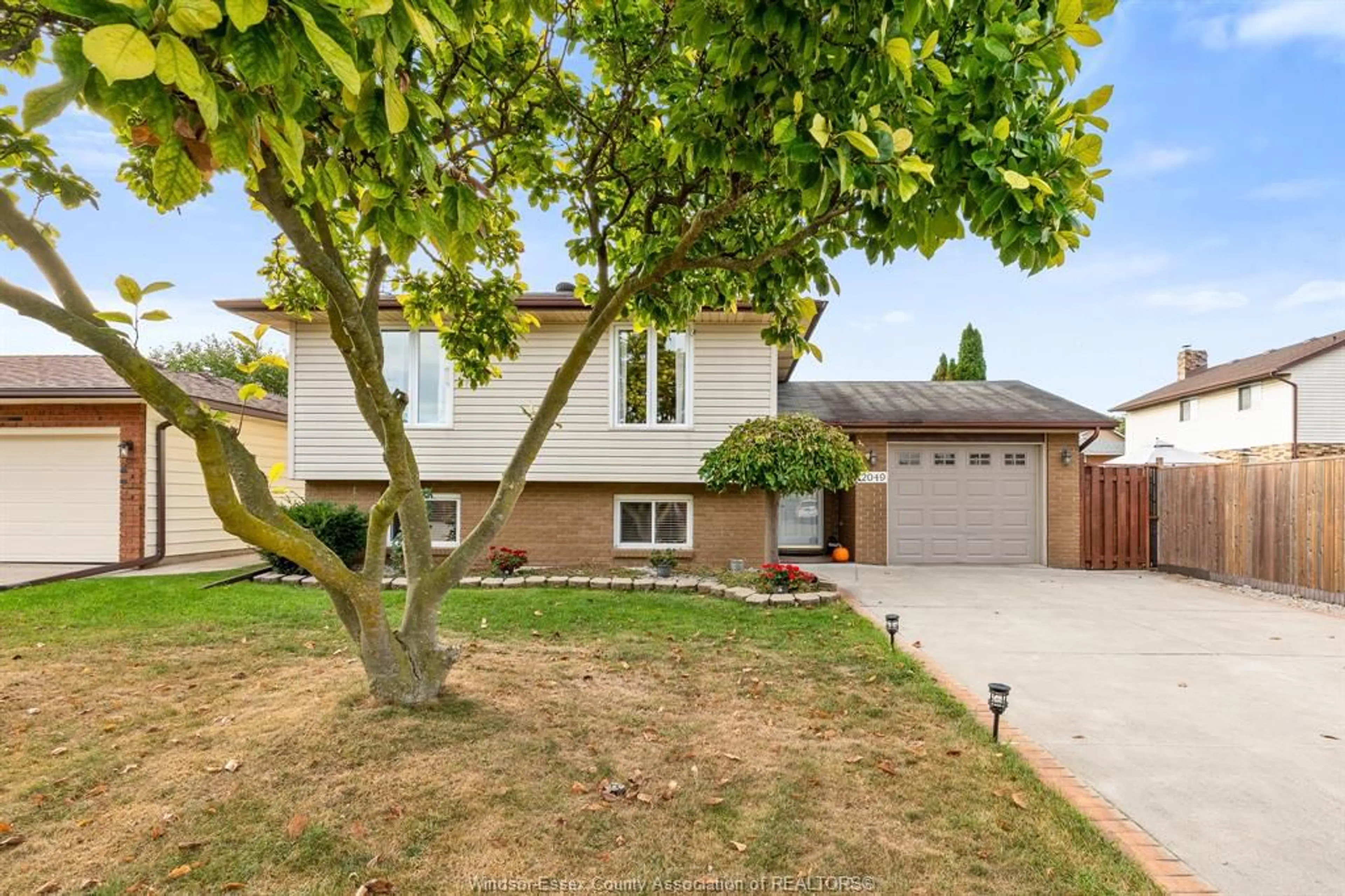 Unknown for 12049 ORCHARD Dr, Tecumseh Ontario N8N 4A1