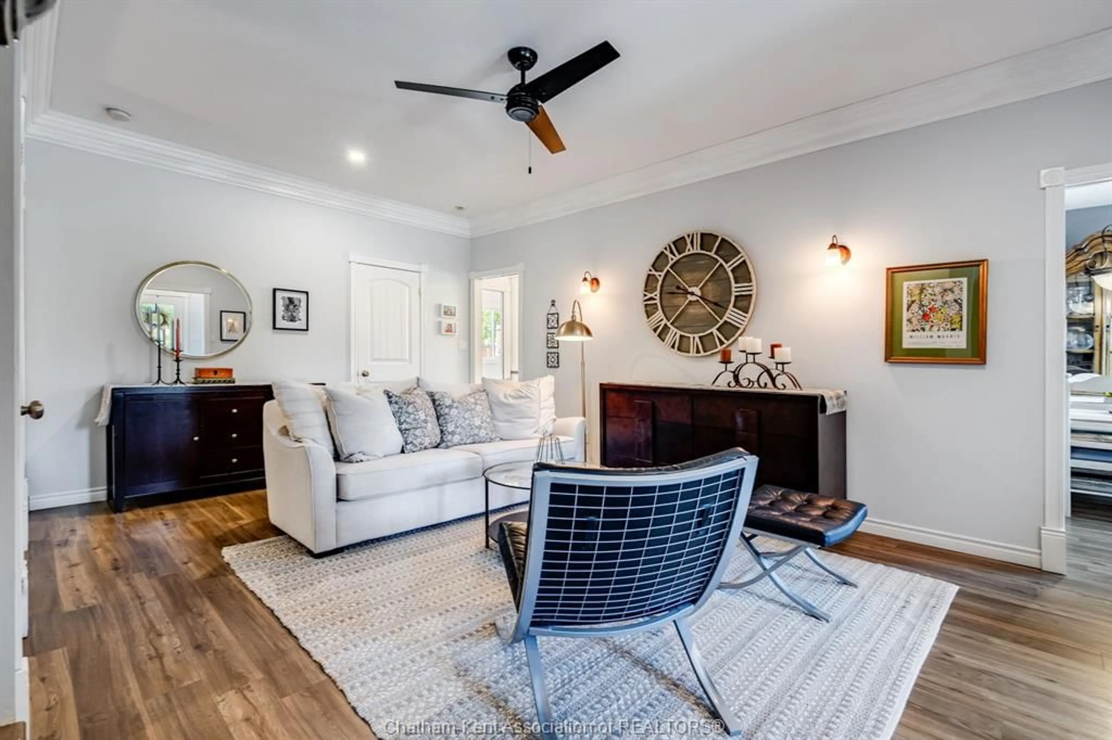 Living room with furniture, unknown for 42 Bruinsma Ave, Chatham Ontario N7M 6C3