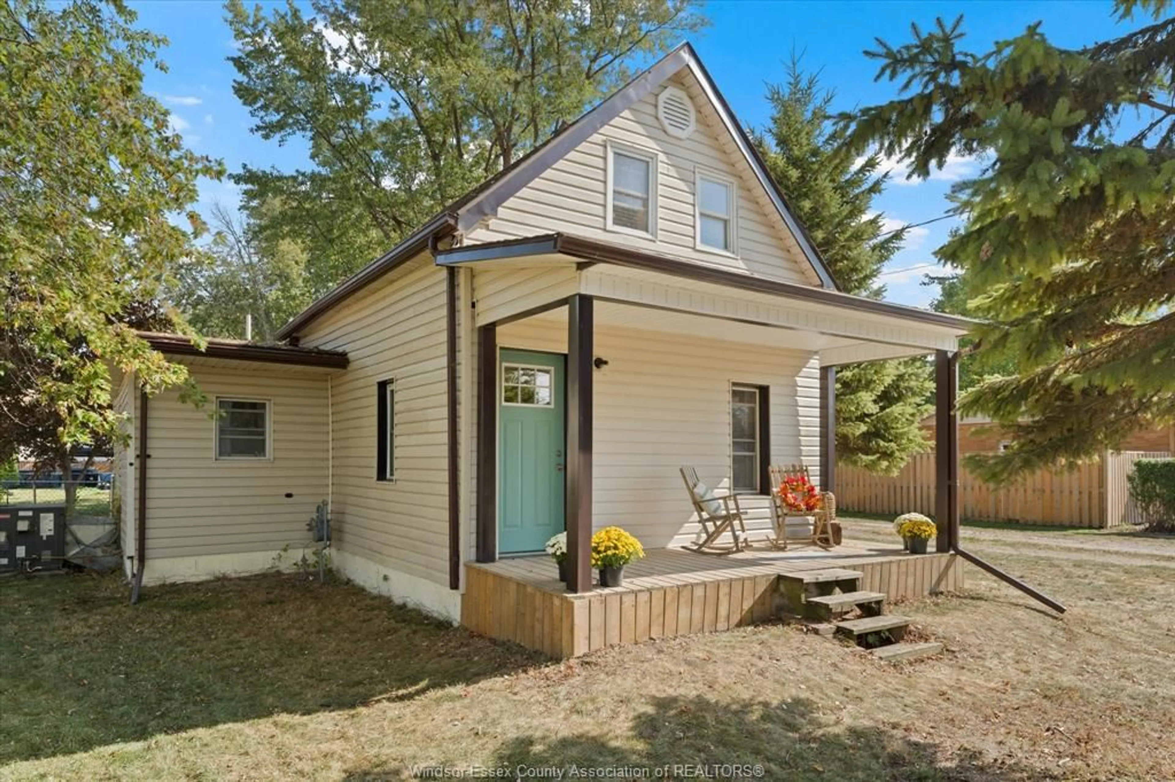 Home with vinyl exterior material, unknown for 151 THIRD St, Belle River Ontario N8L 1K8