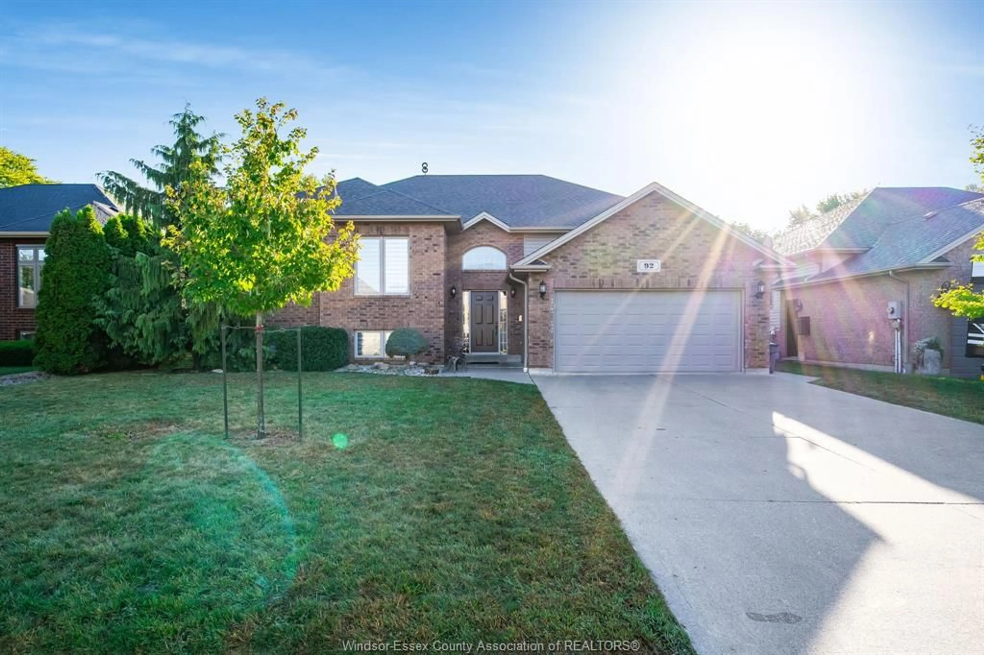 A pic from outside/outdoor area/front of a property/back of a property/a pic from drone, street for 92 Joanne Crt, Leamington Ontario N8H 5H5