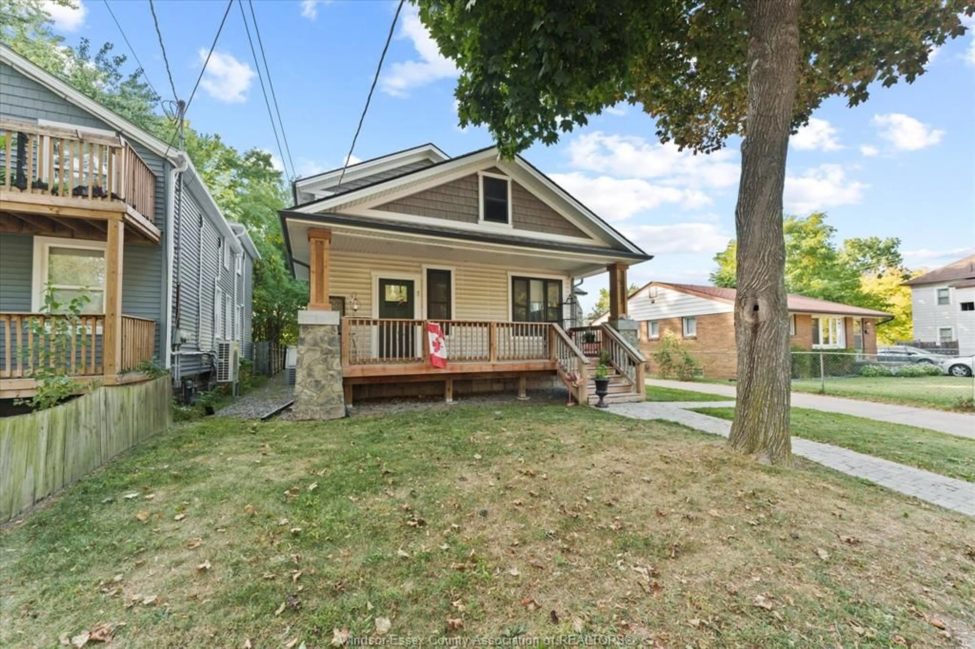 Unknown for 3222 PETER St, Windsor Ontario N9C 1H5