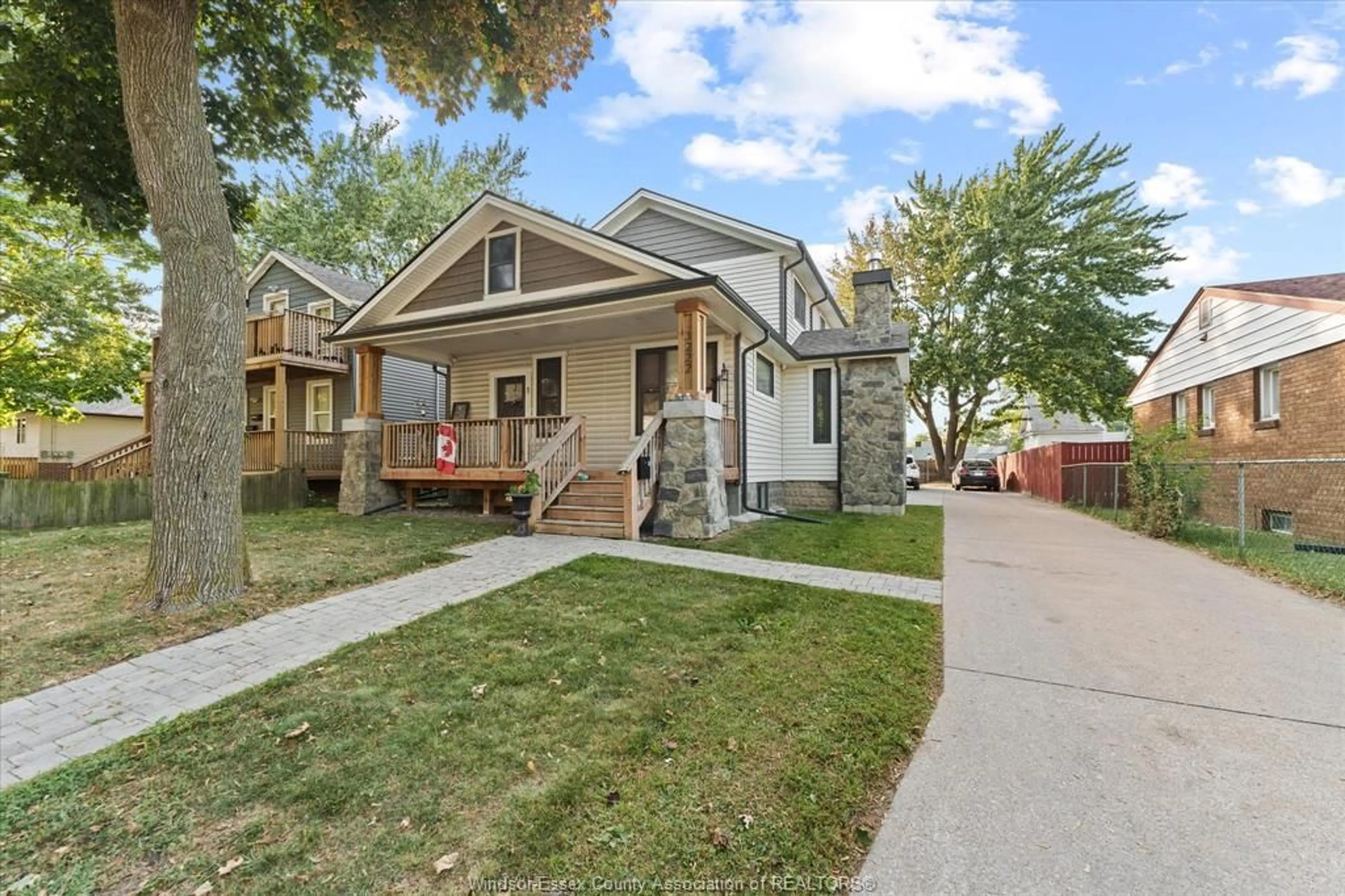 Unknown for 3222 PETER St, Windsor Ontario N9C 1H5