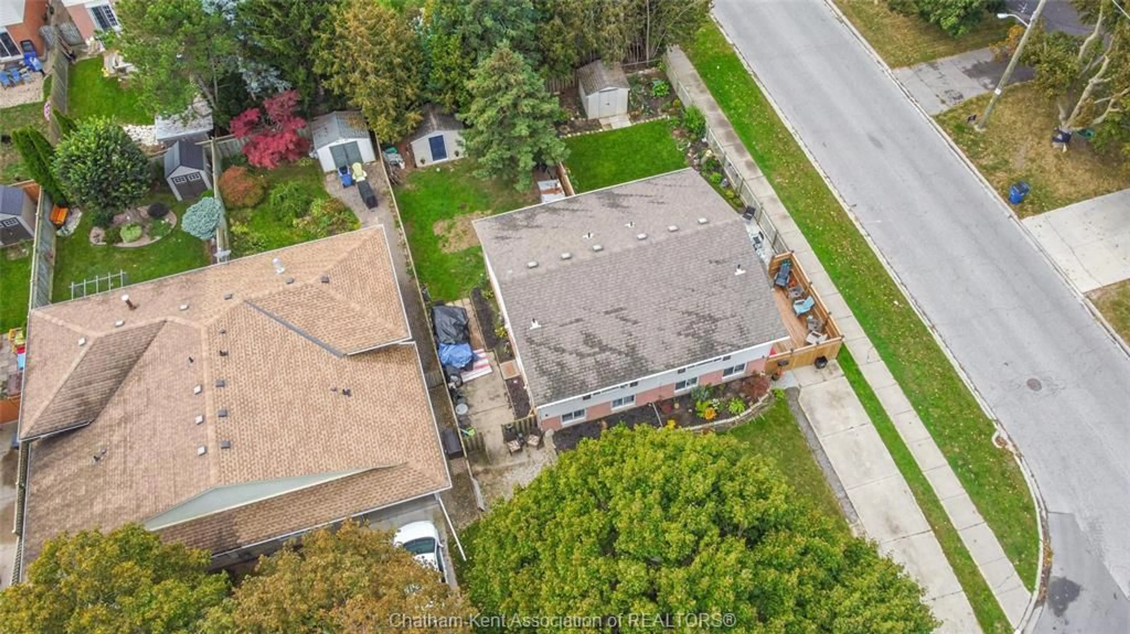 A pic from outside/outdoor area/front of a property/back of a property/a pic from drone, street for 8 TIMOTHY Cres, Chatham Ontario N7L 4Z1