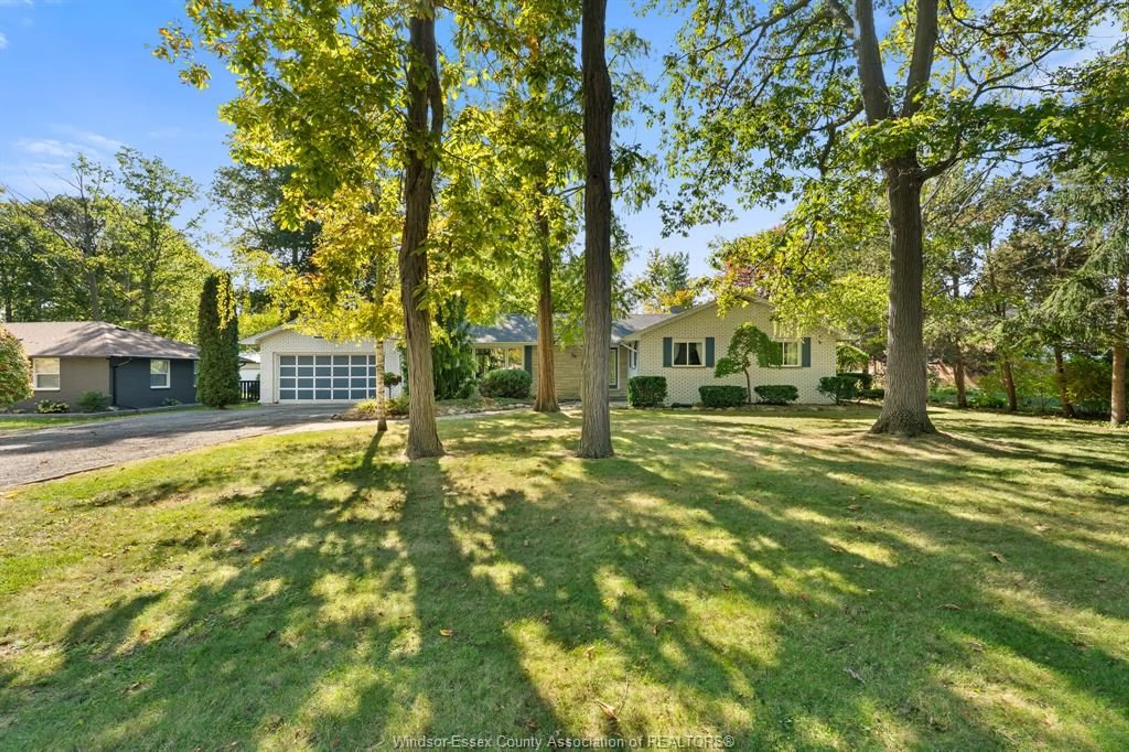 A pic from outside/outdoor area/front of a property/back of a property/a pic from drone, unknown for 36 Richard Ave, Wheatley Ontario N0P 2P0