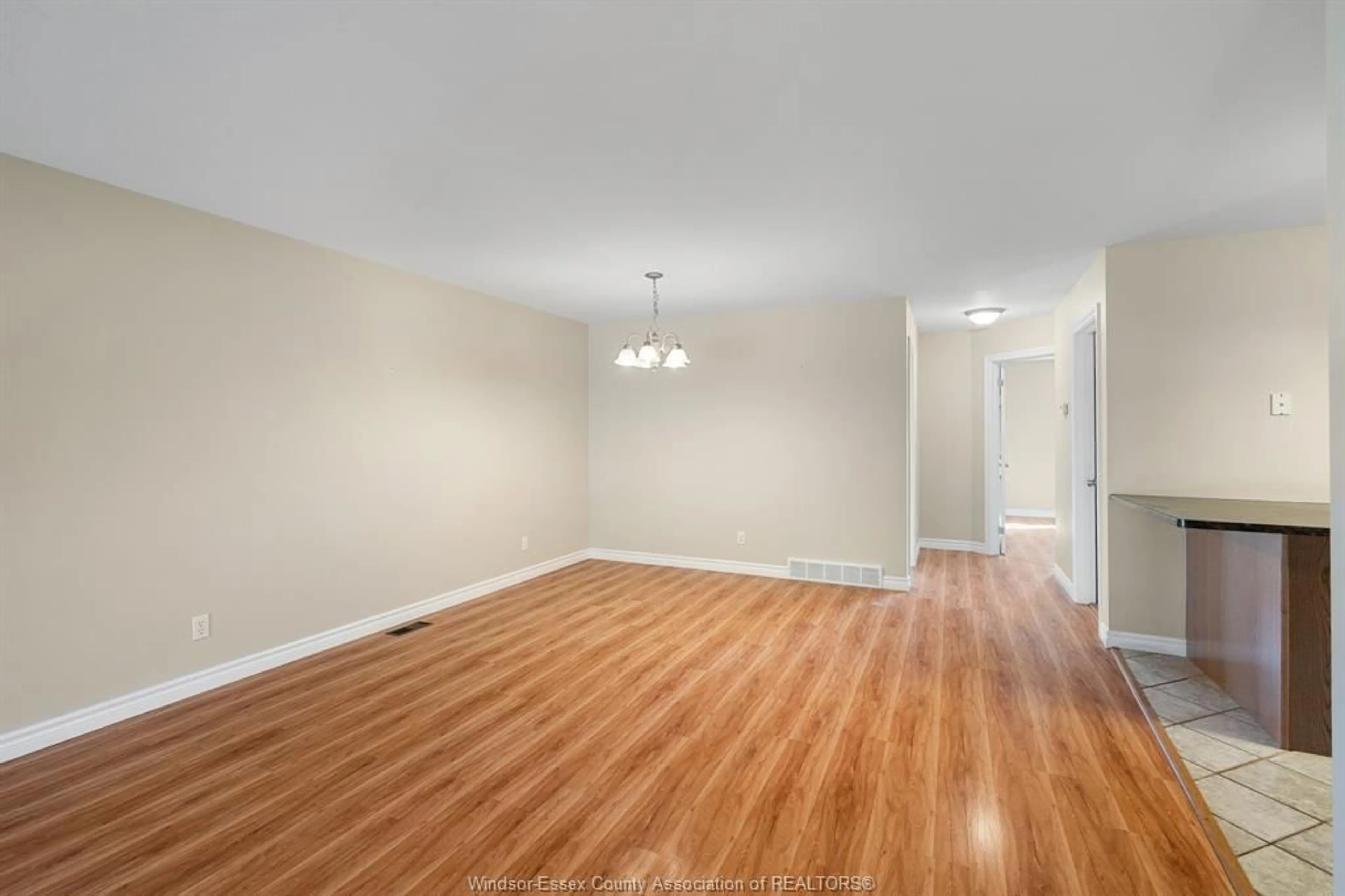 A pic of a room for 146 Antonio Crt, Leamington Ontario N8H 5P5
