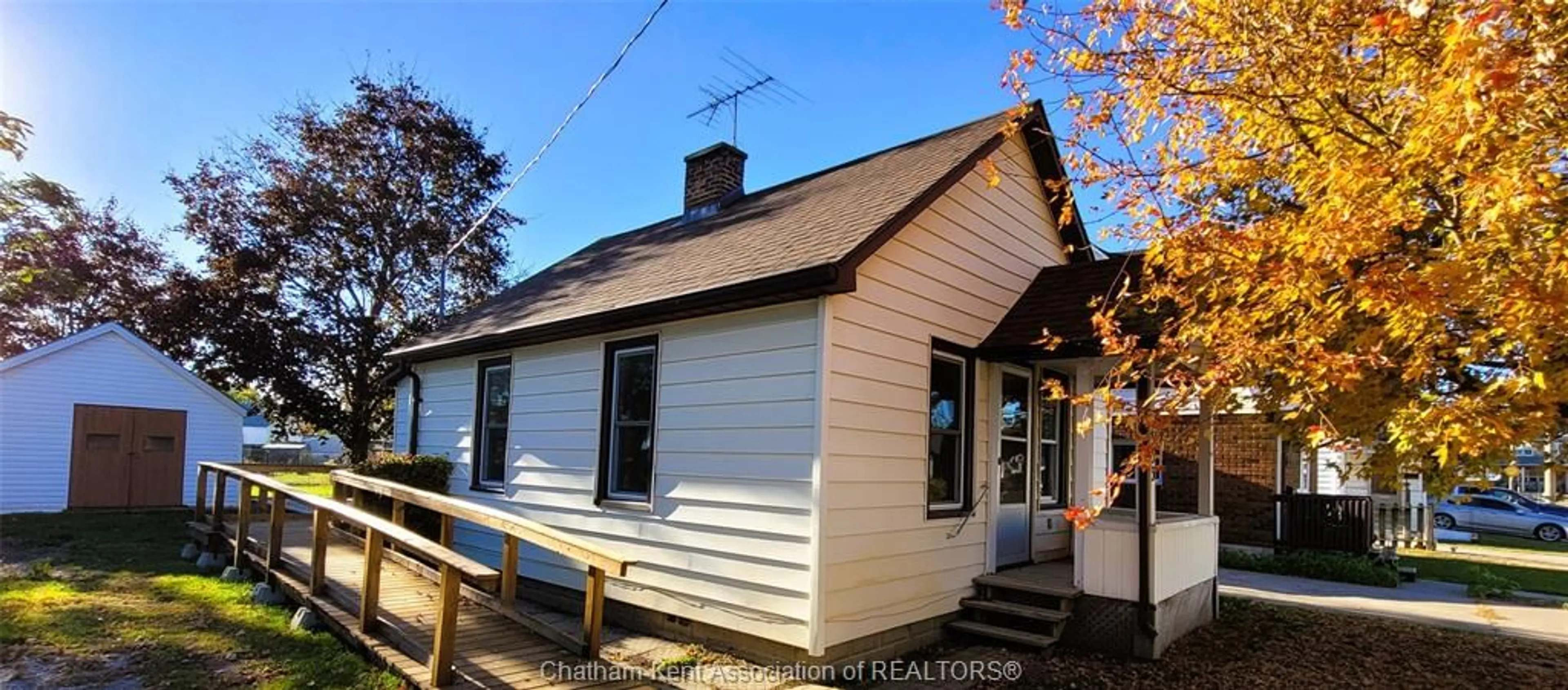Unknown for 533 Creek St, Wallaceburg Ontario N8A 4C7
