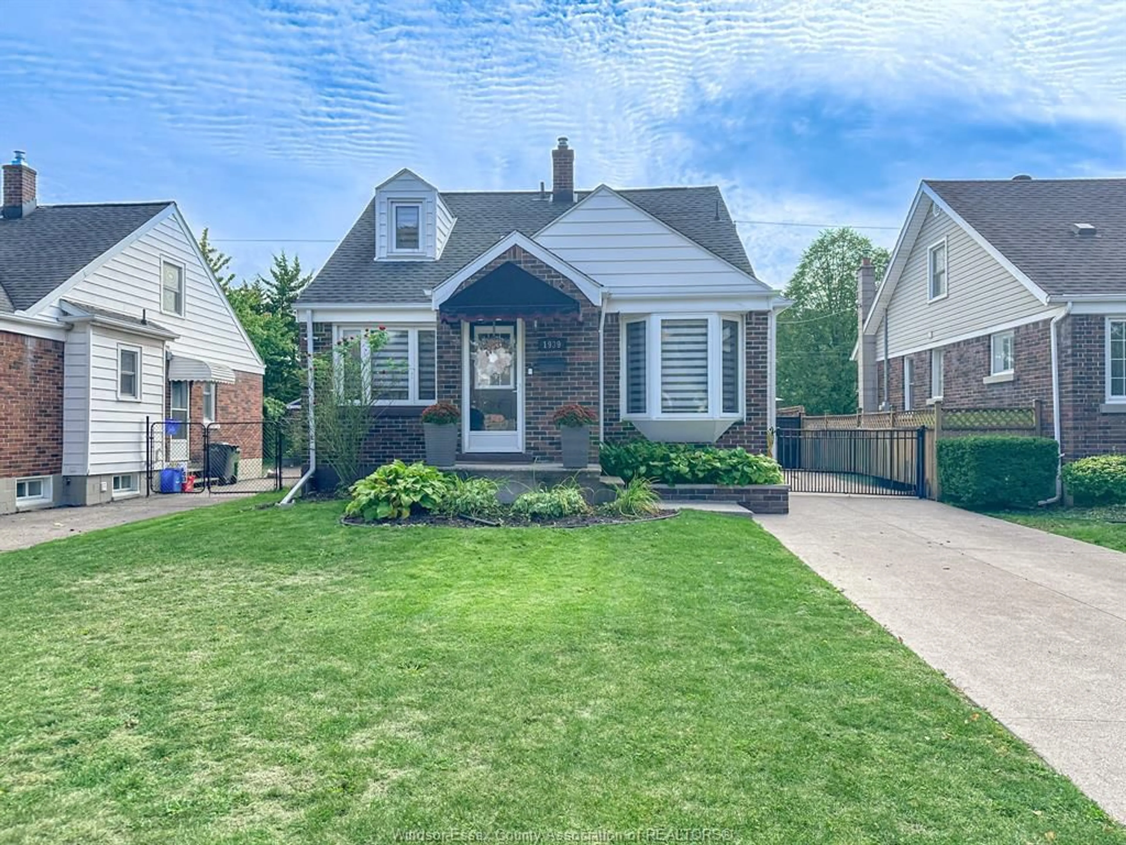 Home with brick exterior material, street for 1939 ARRAS, Windsor Ontario N8W 1T4
