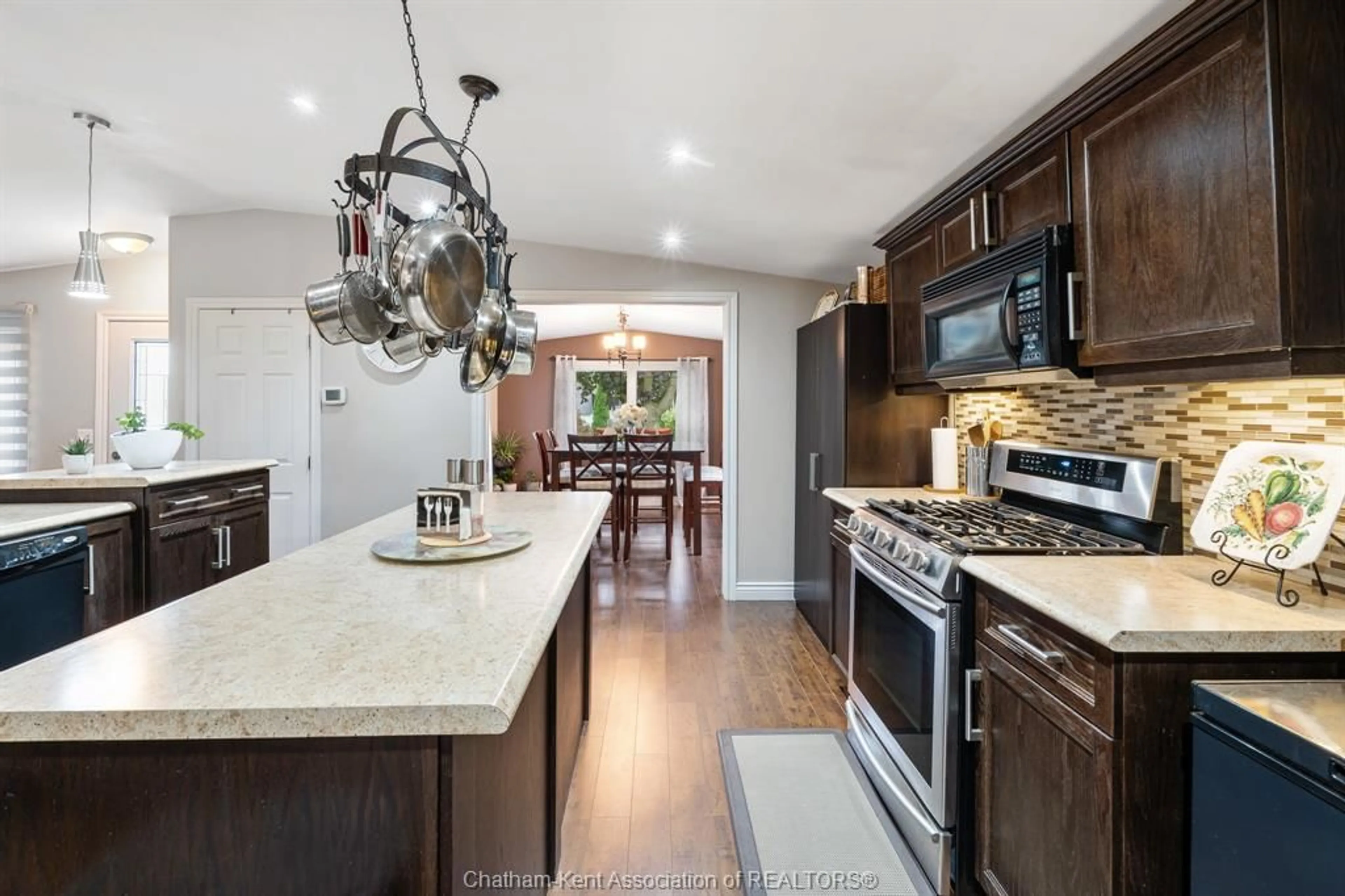 Open concept kitchen, ceramic/tile floor for 39 Regency Dr, Chatham Ontario N7L 4E7