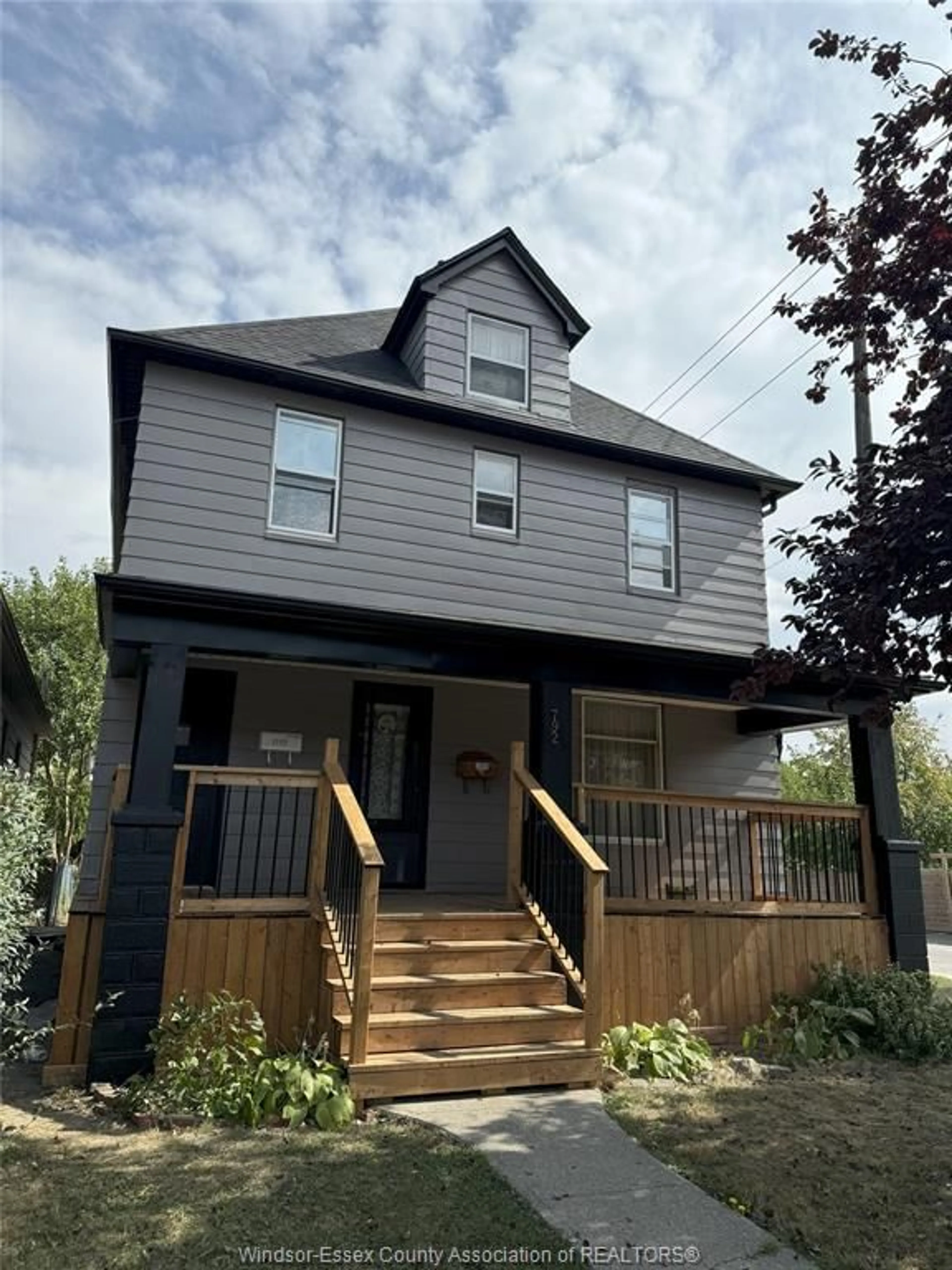 Home with vinyl exterior material, street for 792 PIERRE Ave, Windsor Ontario N9A 2K5
