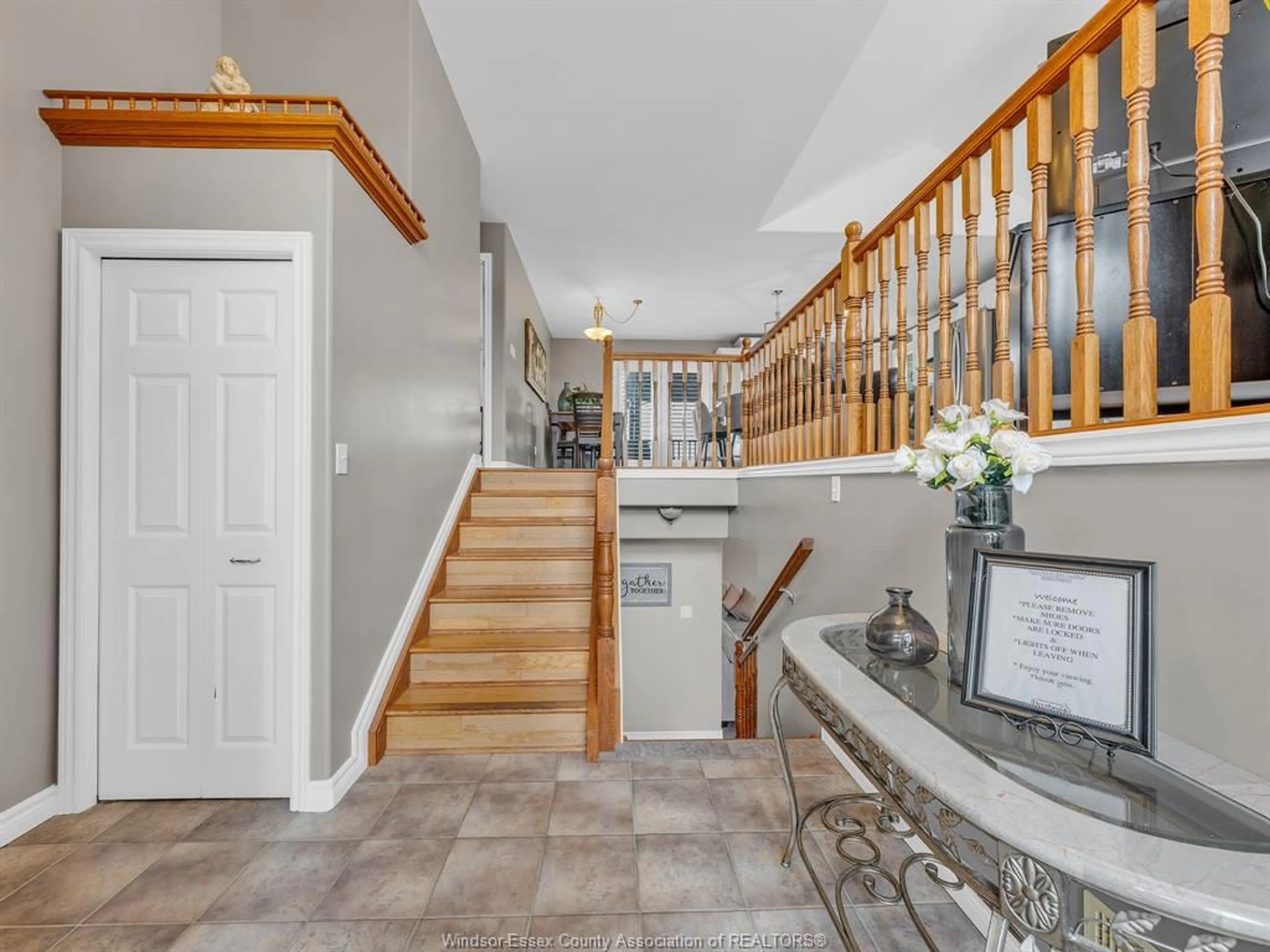 Indoor entryway for 611 ROBERT Crt, Belle River Ontario N0R 1A0