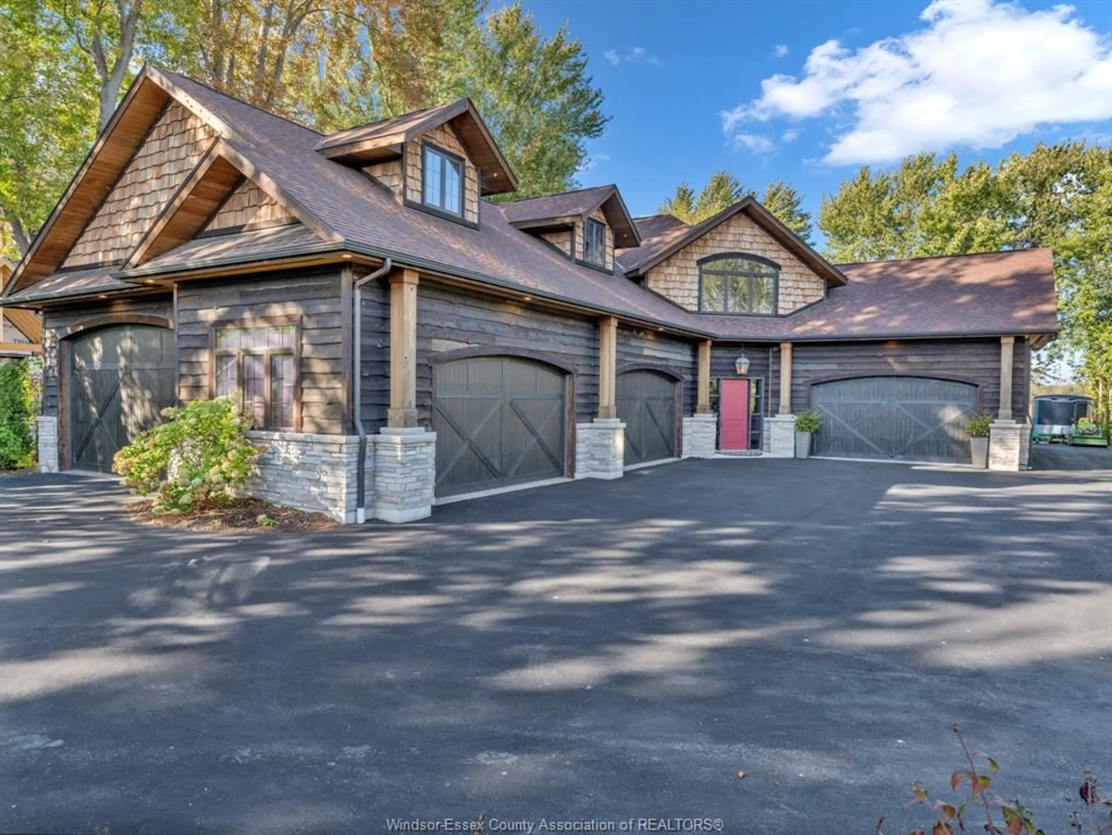 Home with brick exterior material, street for 1506 HERITAGE Rd, Kingsville Ontario N9Y 3X2