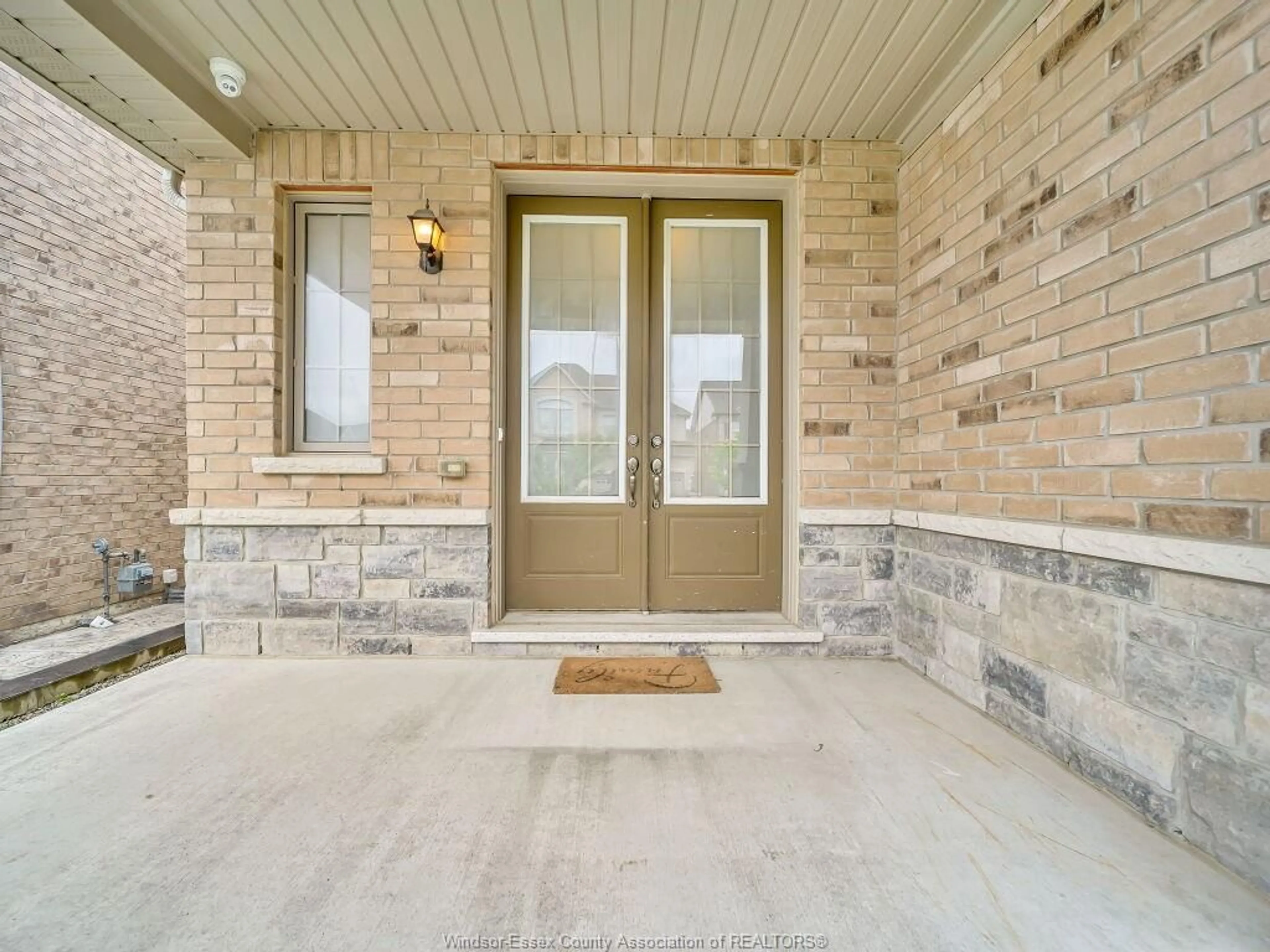 Indoor entryway for 51 MERRYBROOK Trail, Brampton Ontario L7A 4V8