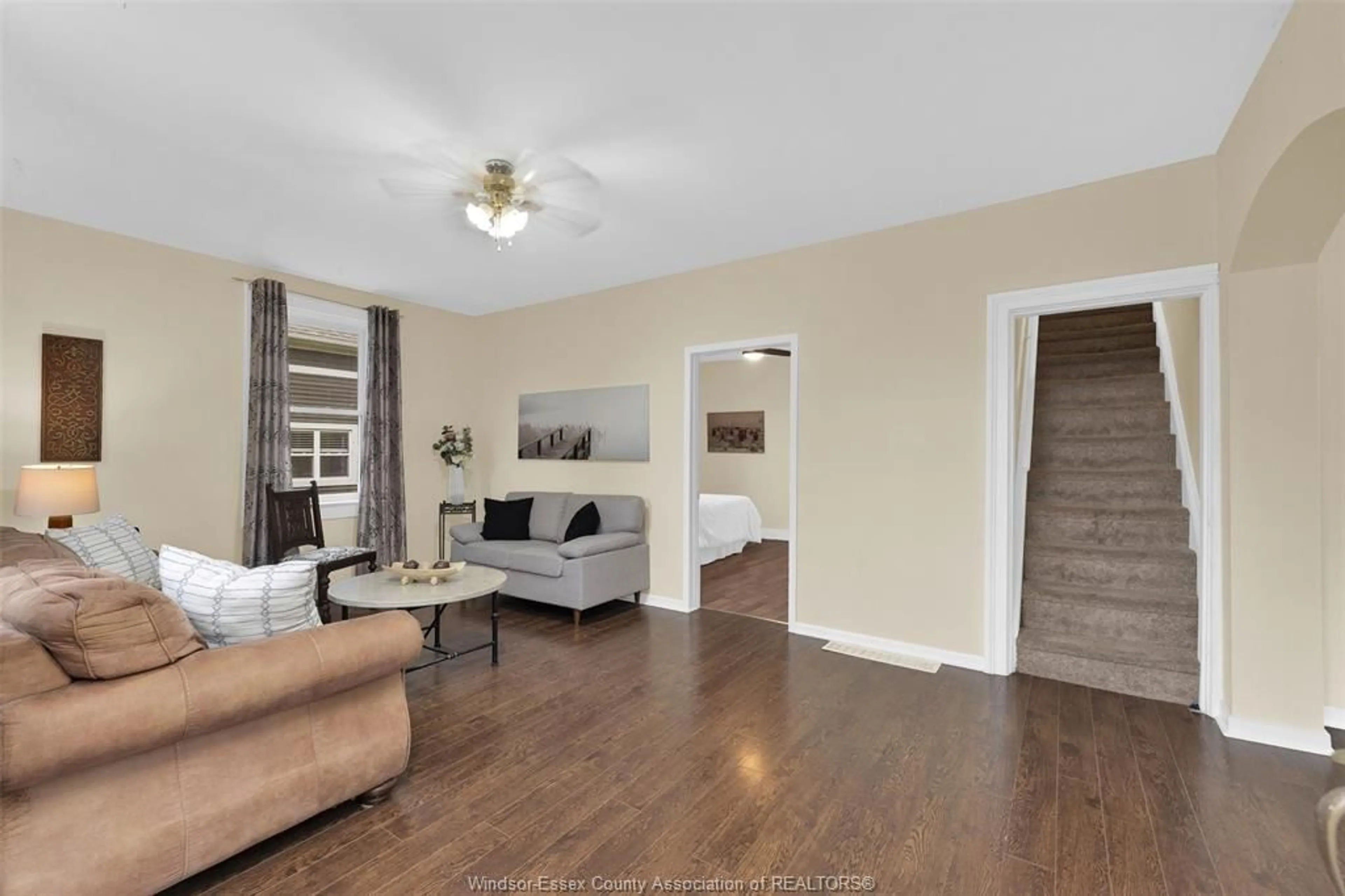 Living room with furniture, wood/laminate floor for 1657 ELGIN, Ruthven Ontario N0P 2G0
