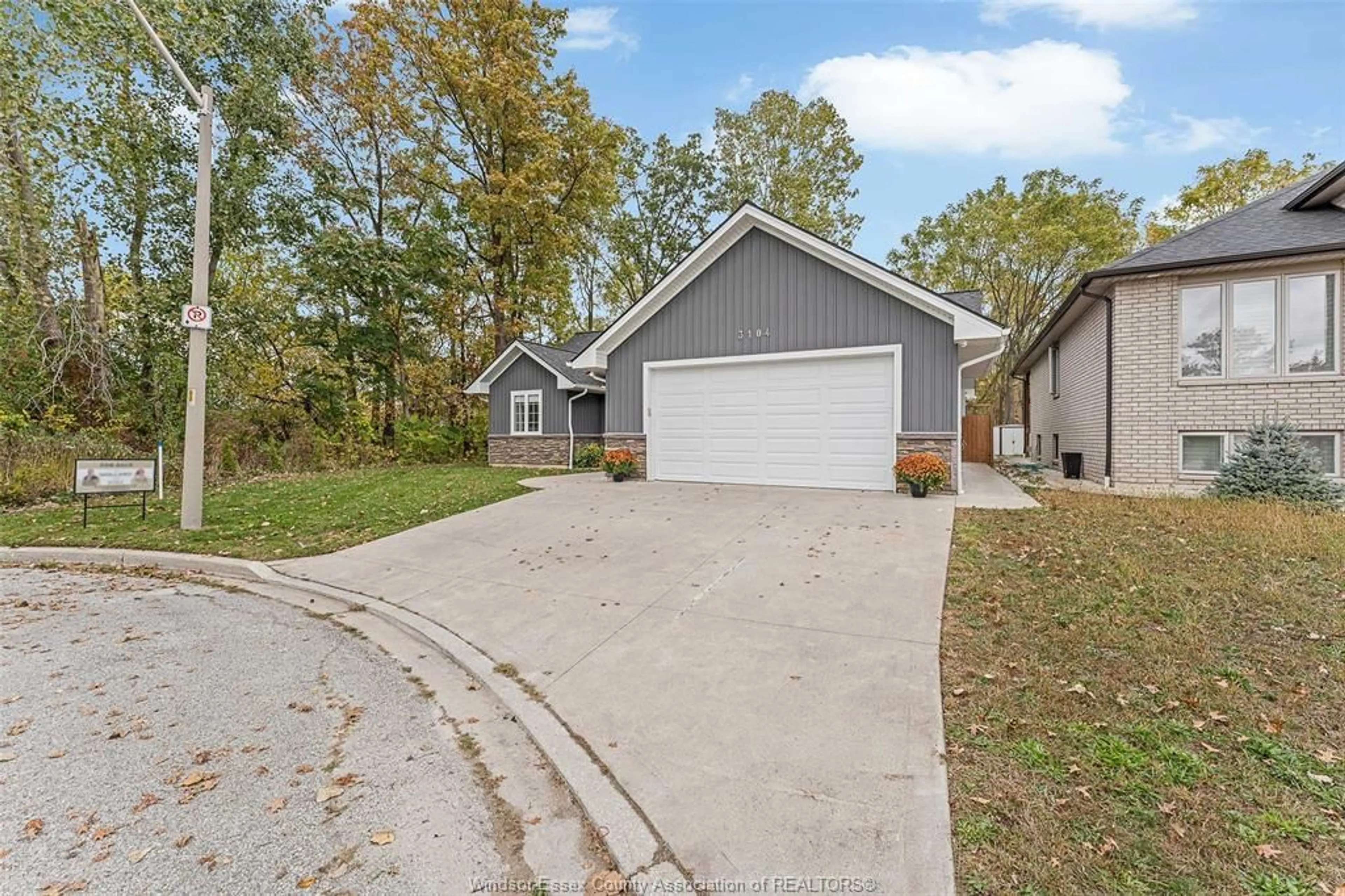 Home with vinyl exterior material, street for 3104 NORTHWAY Ave, Windsor Ontario N9E 4S5