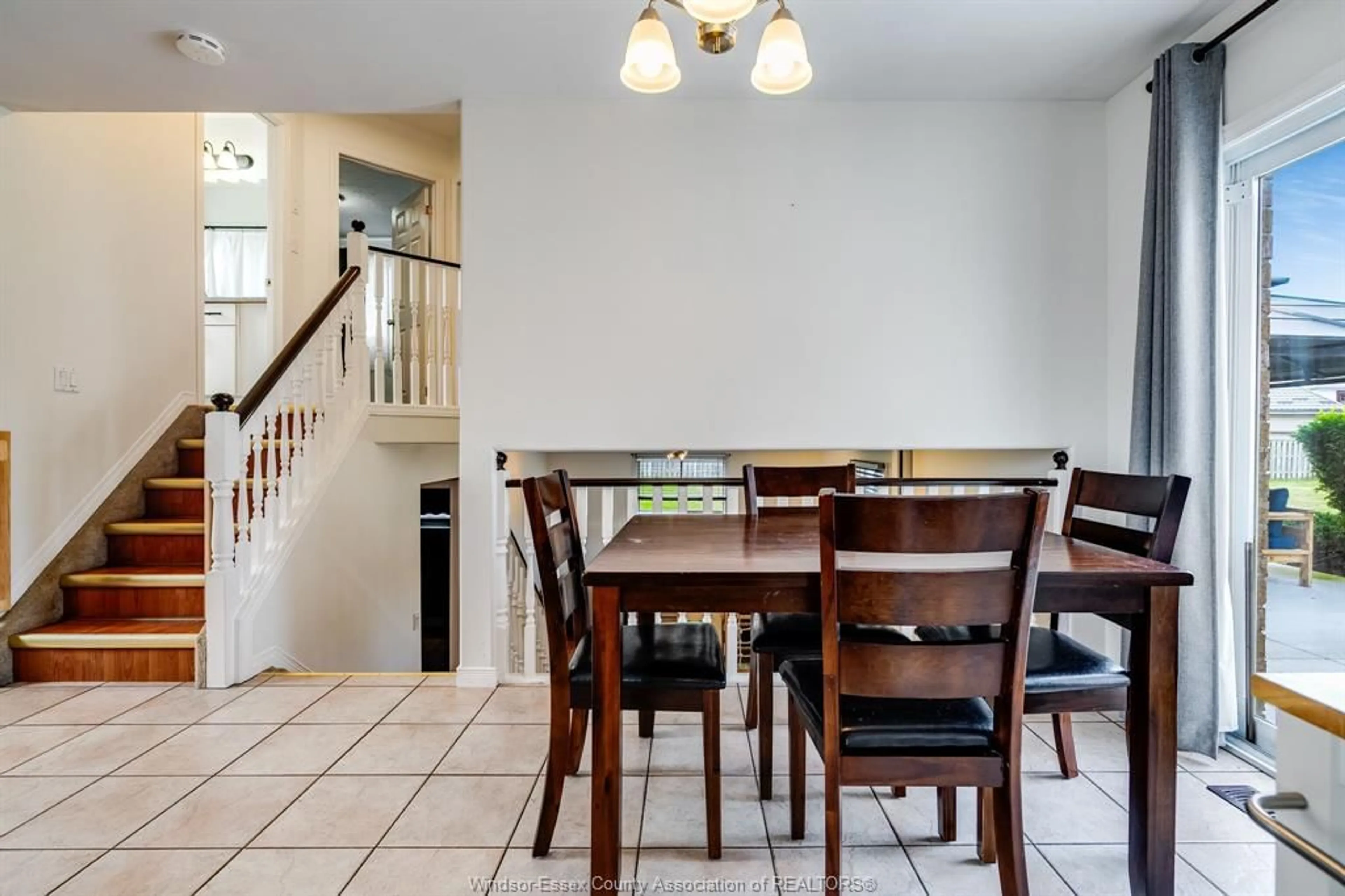 Dining room, ceramic/tile floor for 1 FANCY Crt, Tilbury Ontario N0P 2L0