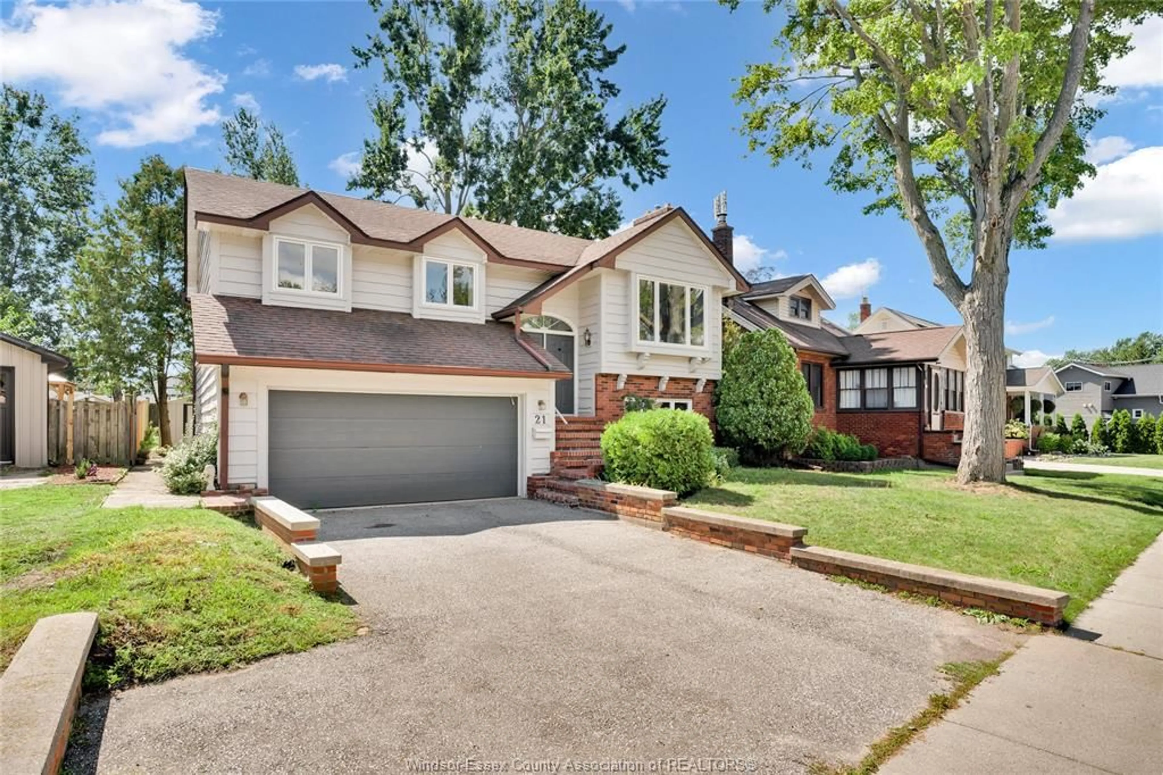 Home with brick exterior material, street for 21 PULFORD, Kingsville Ontario N9Y 1B3