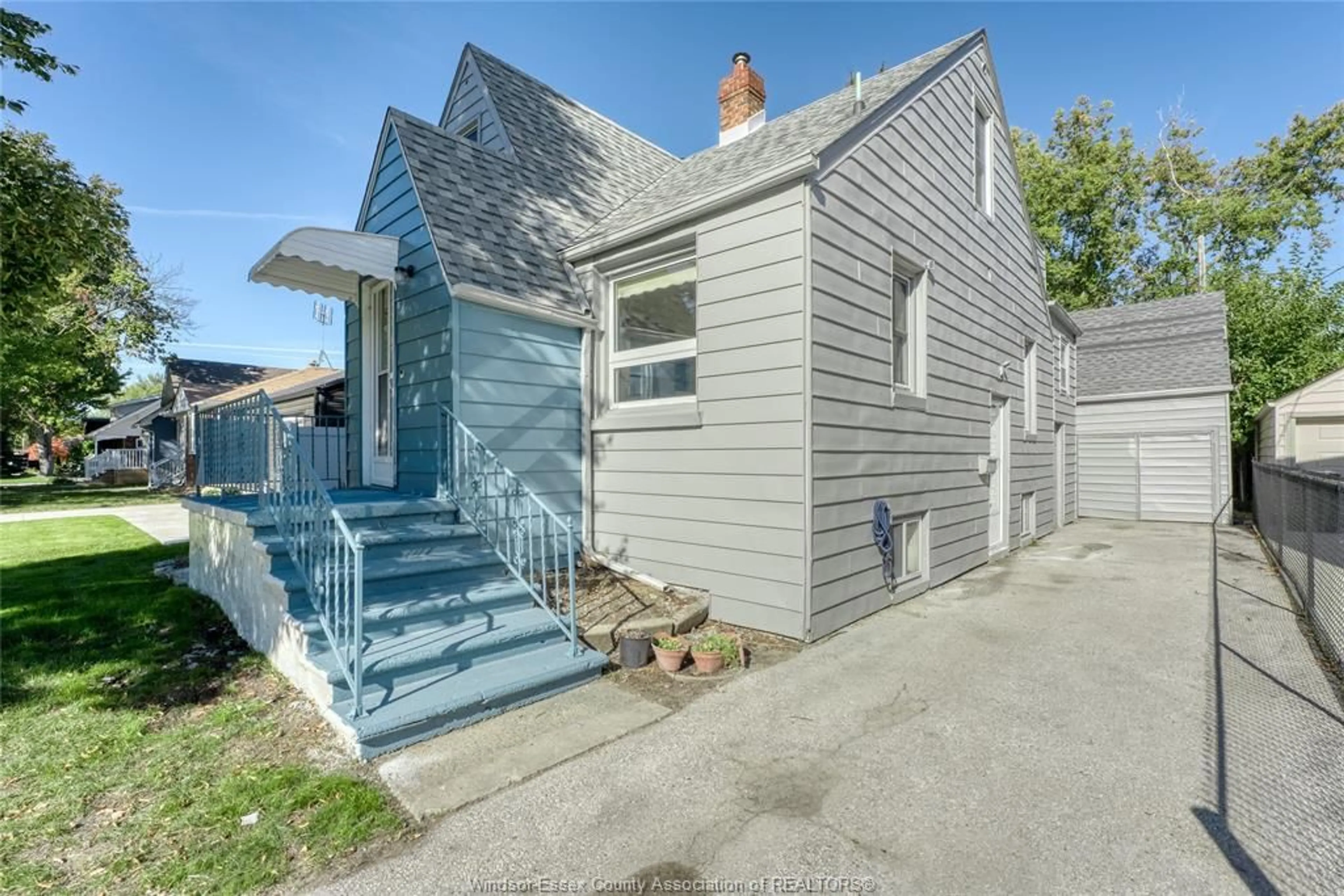 Home with vinyl exterior material, street for 2420 FRANCOIS Rd, Windsor Ontario N8W 4T4