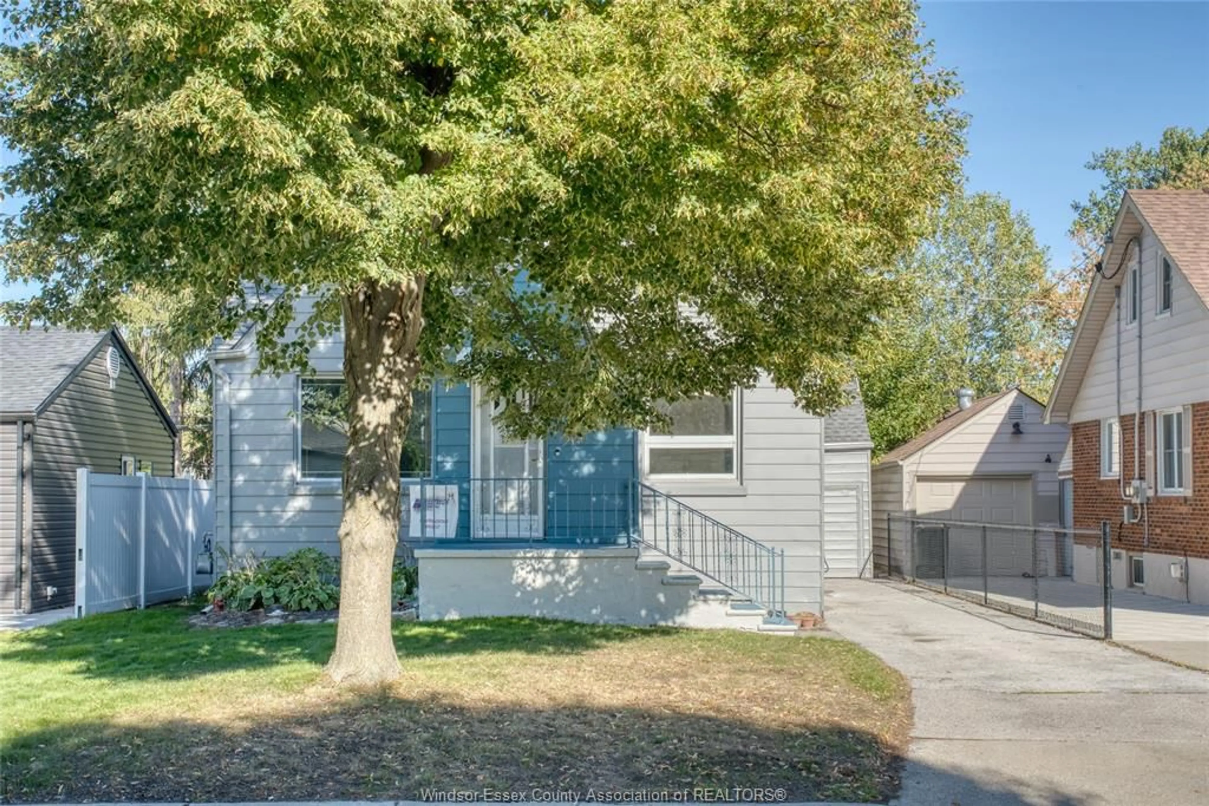 Home with vinyl exterior material, street for 2420 FRANCOIS Rd, Windsor Ontario N8W 4T4