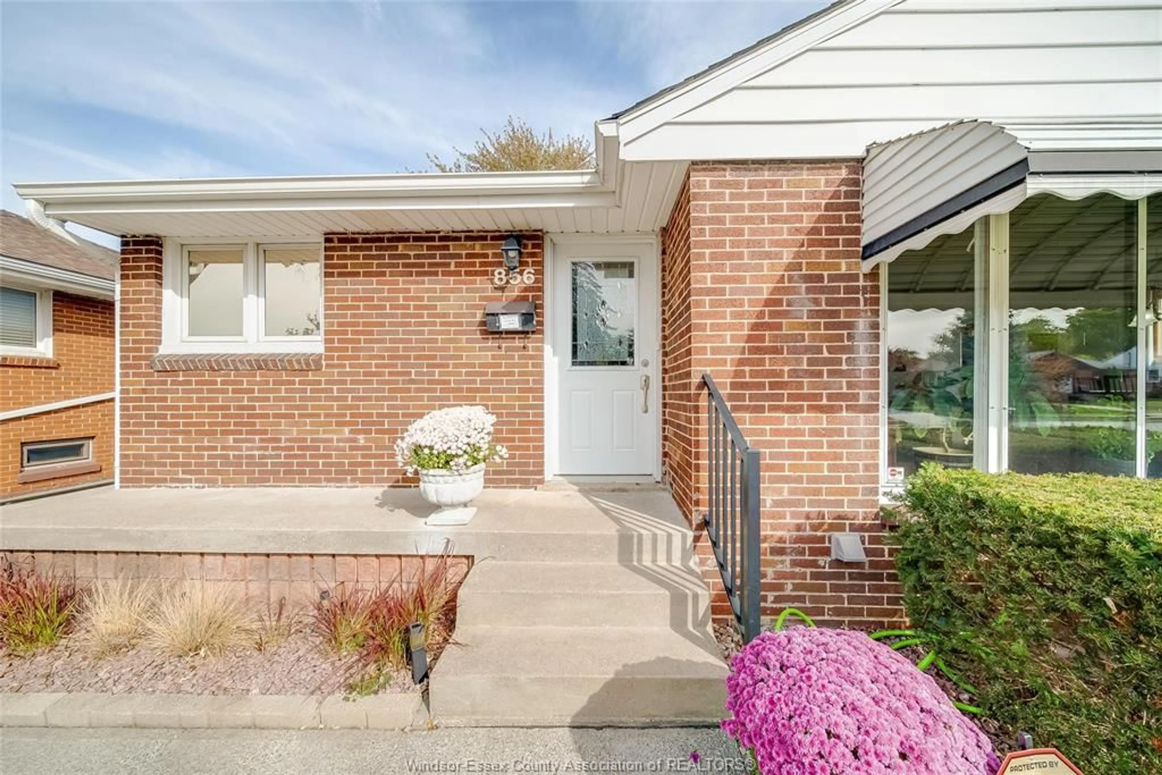 Home with brick exterior material, street for 856 WATSON, Windsor Ontario N8S 3S8