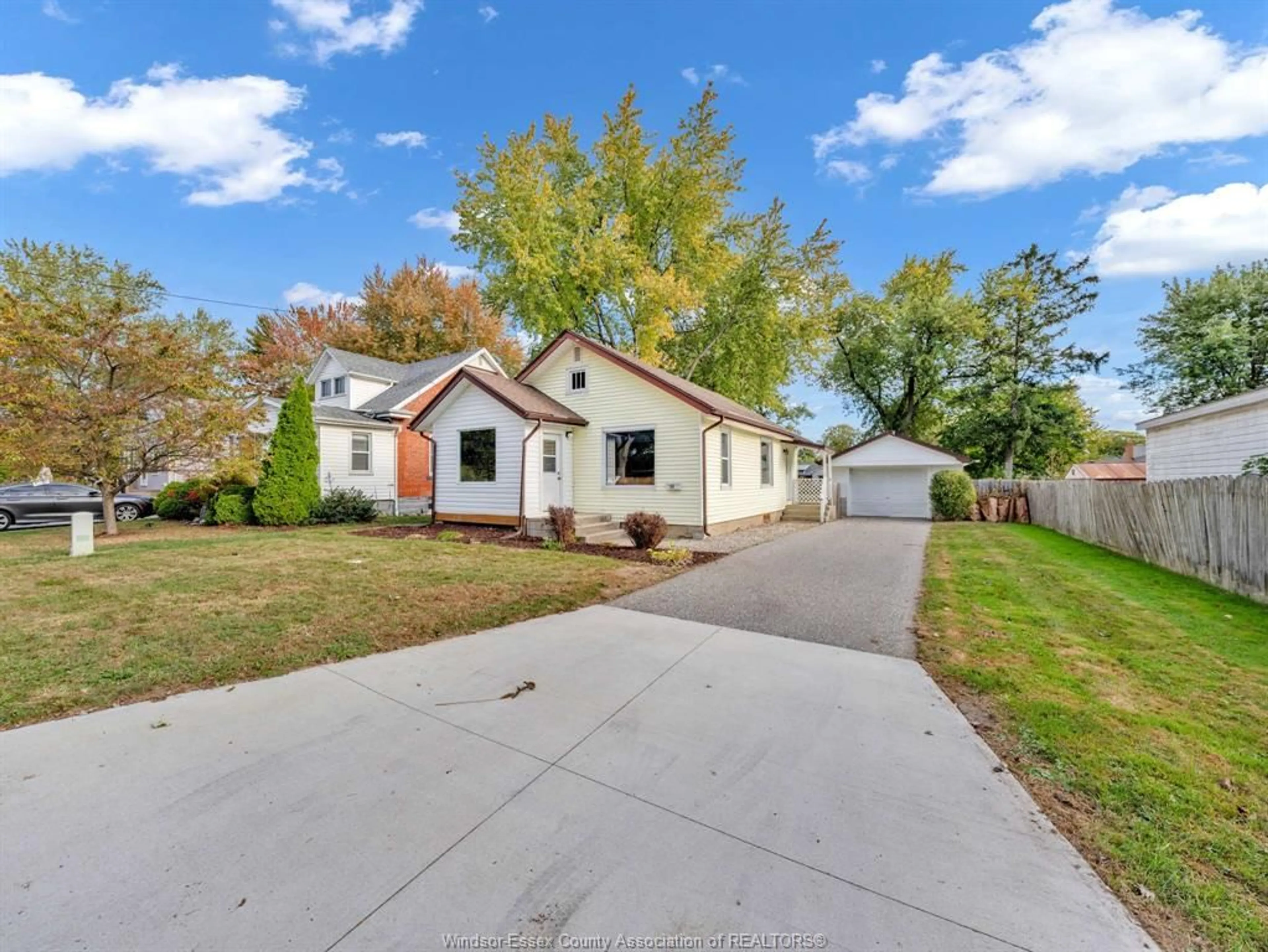 A pic from outside/outdoor area/front of a property/back of a property/a pic from drone, street for 53 Victor, Essex Ontario N8M 1J4