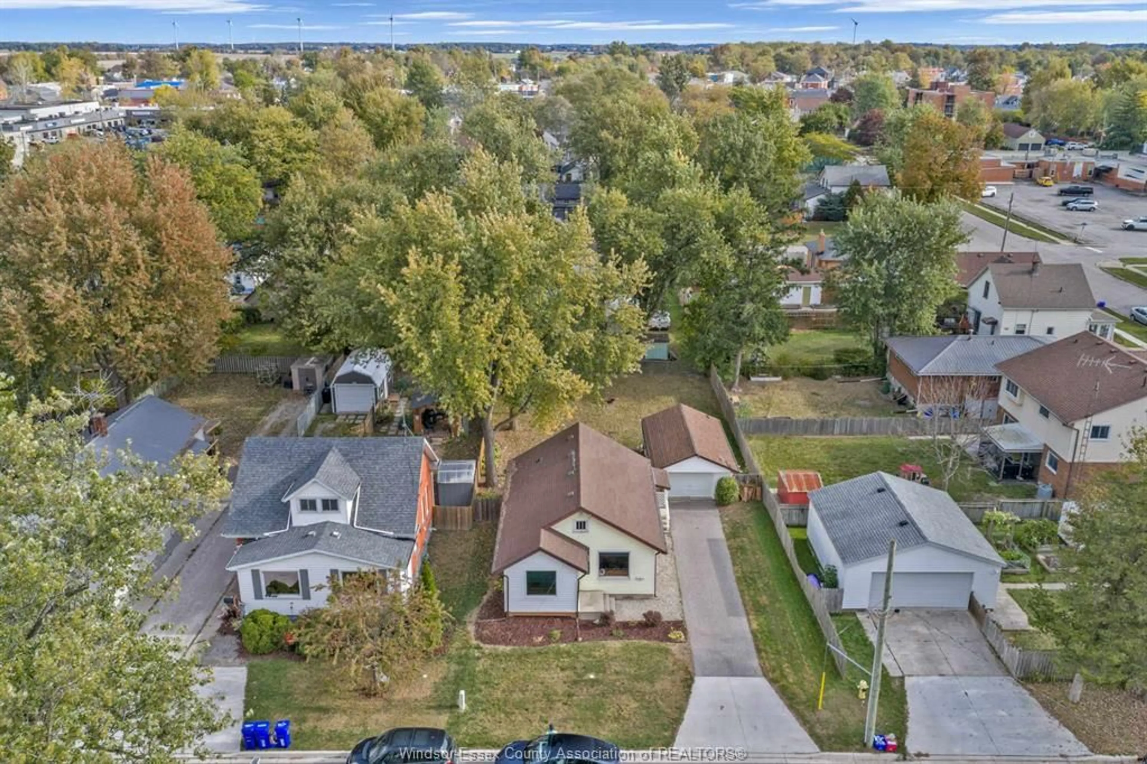 A pic from outside/outdoor area/front of a property/back of a property/a pic from drone, street for 53 Victor, Essex Ontario N8M 1J4