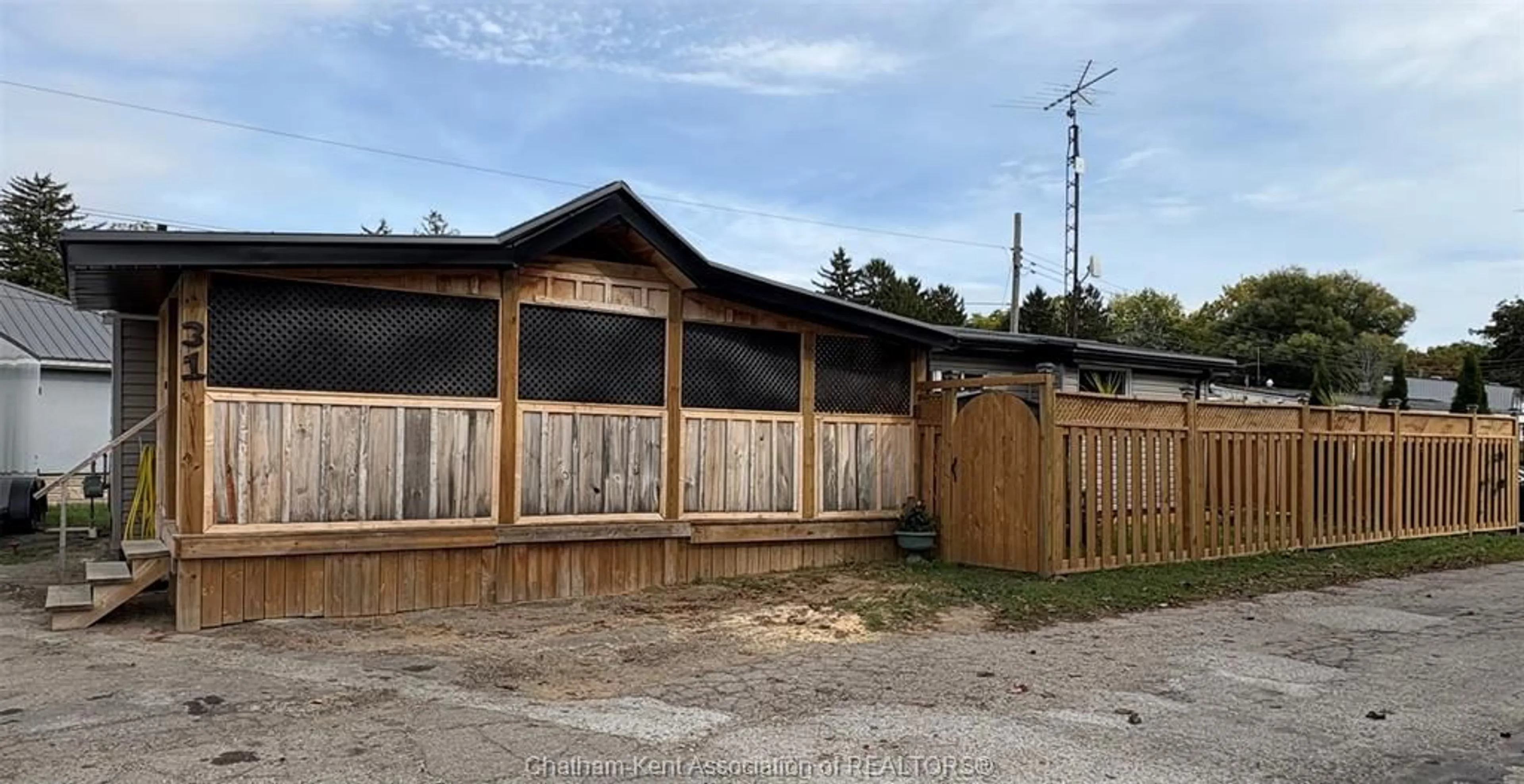 Shed for 9480 LONGWOODS Rd #31, Chatham Ontario N7M 5J7