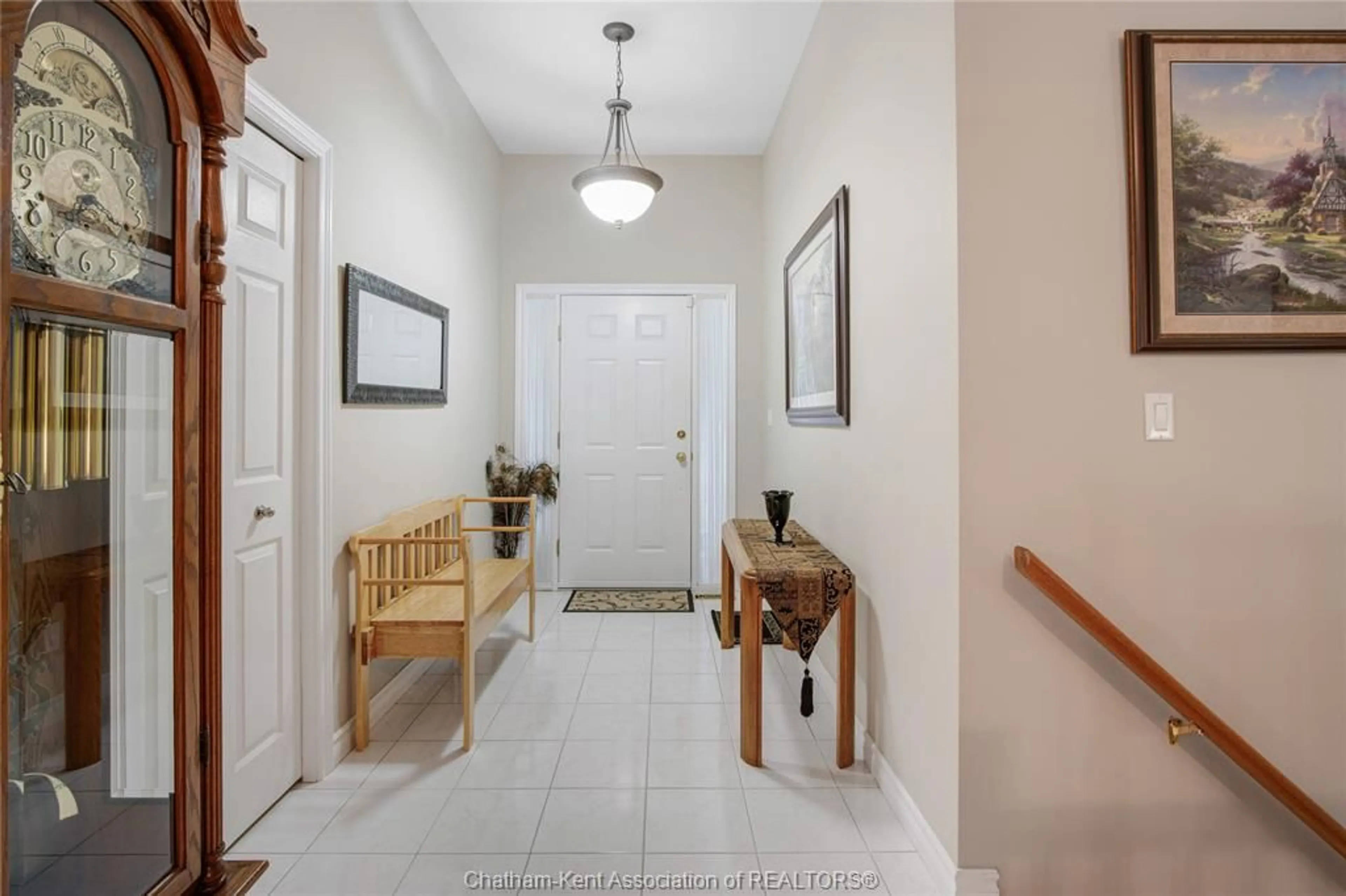 Indoor foyer for 36 Garden Path, Chatham Ontario N7L 5L5