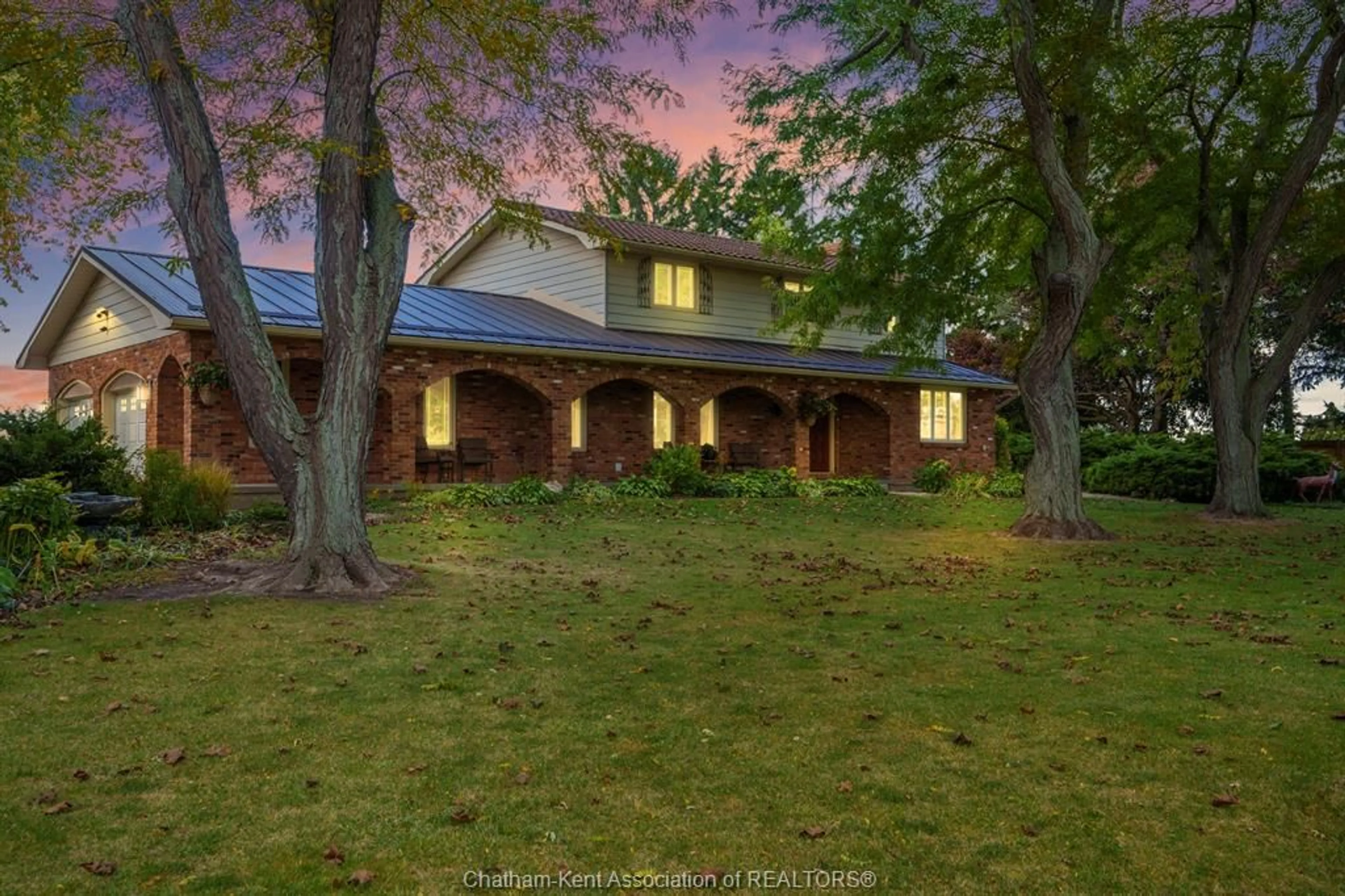 A pic from outside/outdoor area/front of a property/back of a property/a pic from drone, street for 7664 Riverview Line, Chatham Ontario N7M 5T1