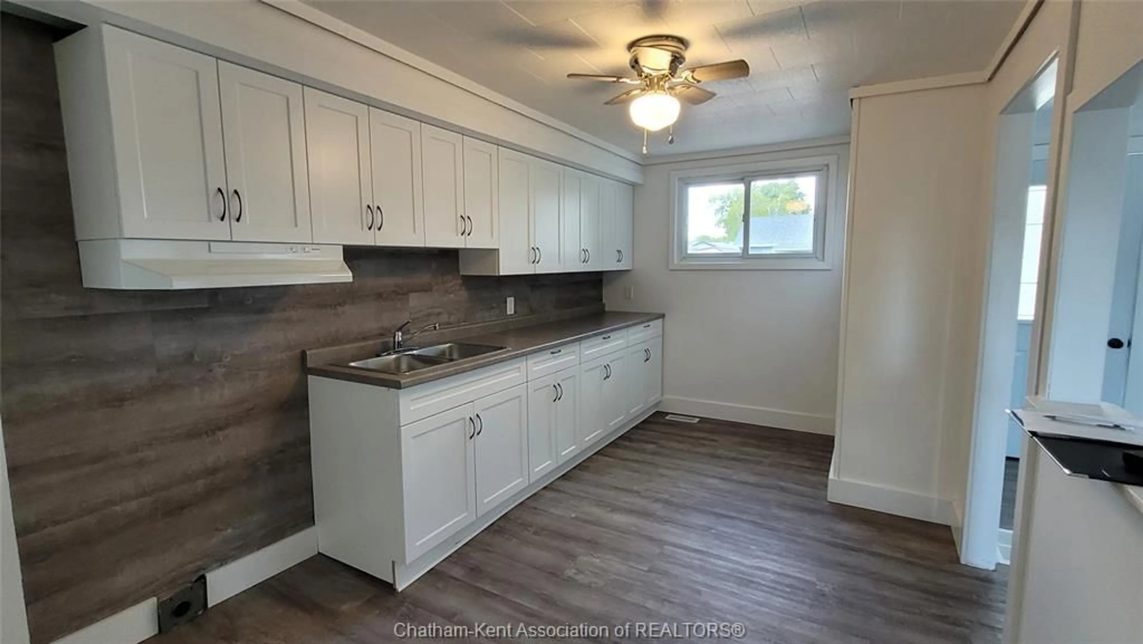 Standard kitchen, unknown for 6 Canary Cres, Wallaceburg Ontario N8A 1A5