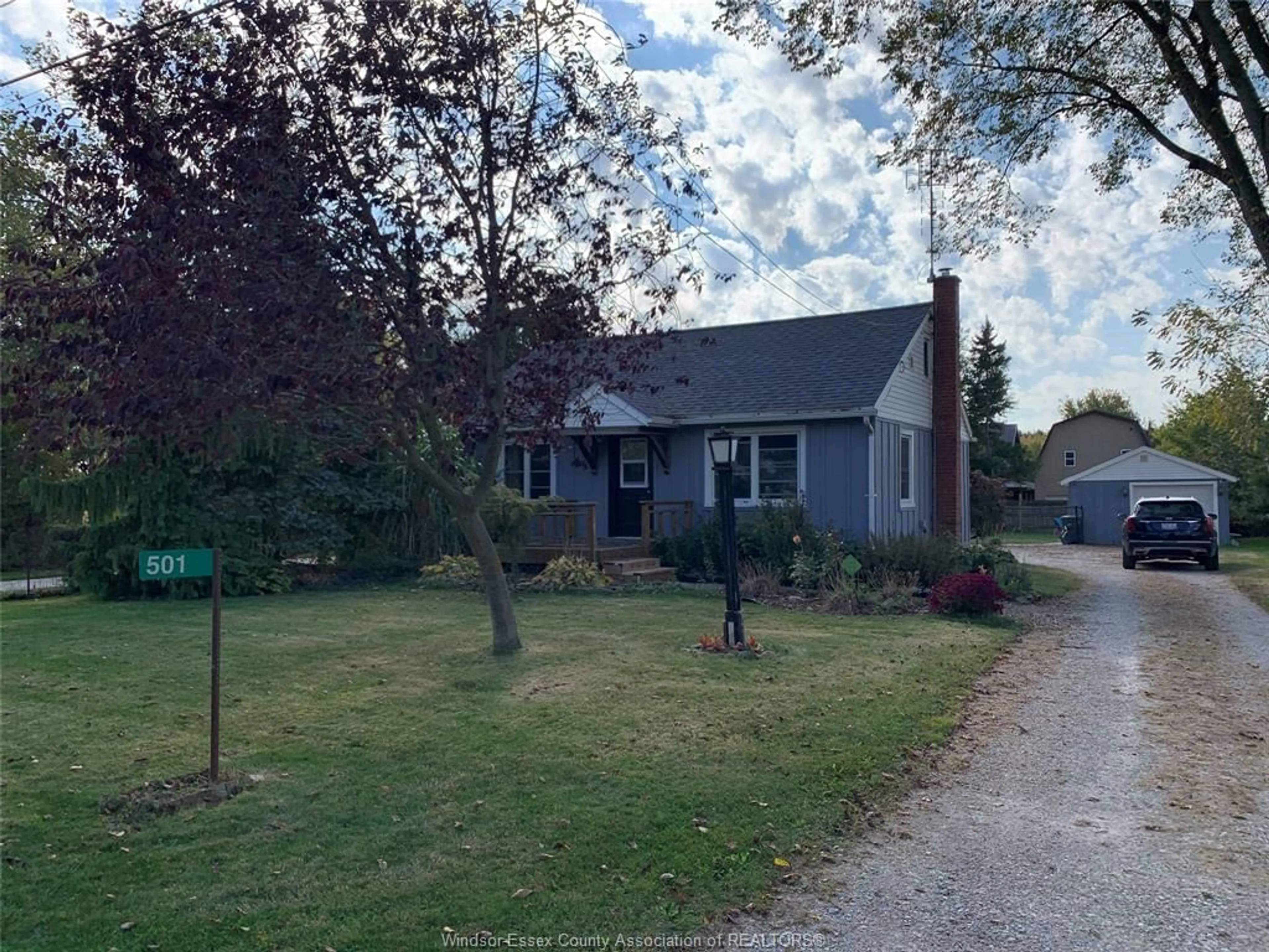 A pic from outside/outdoor area/front of a property/back of a property/a pic from drone, street for 501 ROAD 2, Kingsville Ontario N9Y 2E4