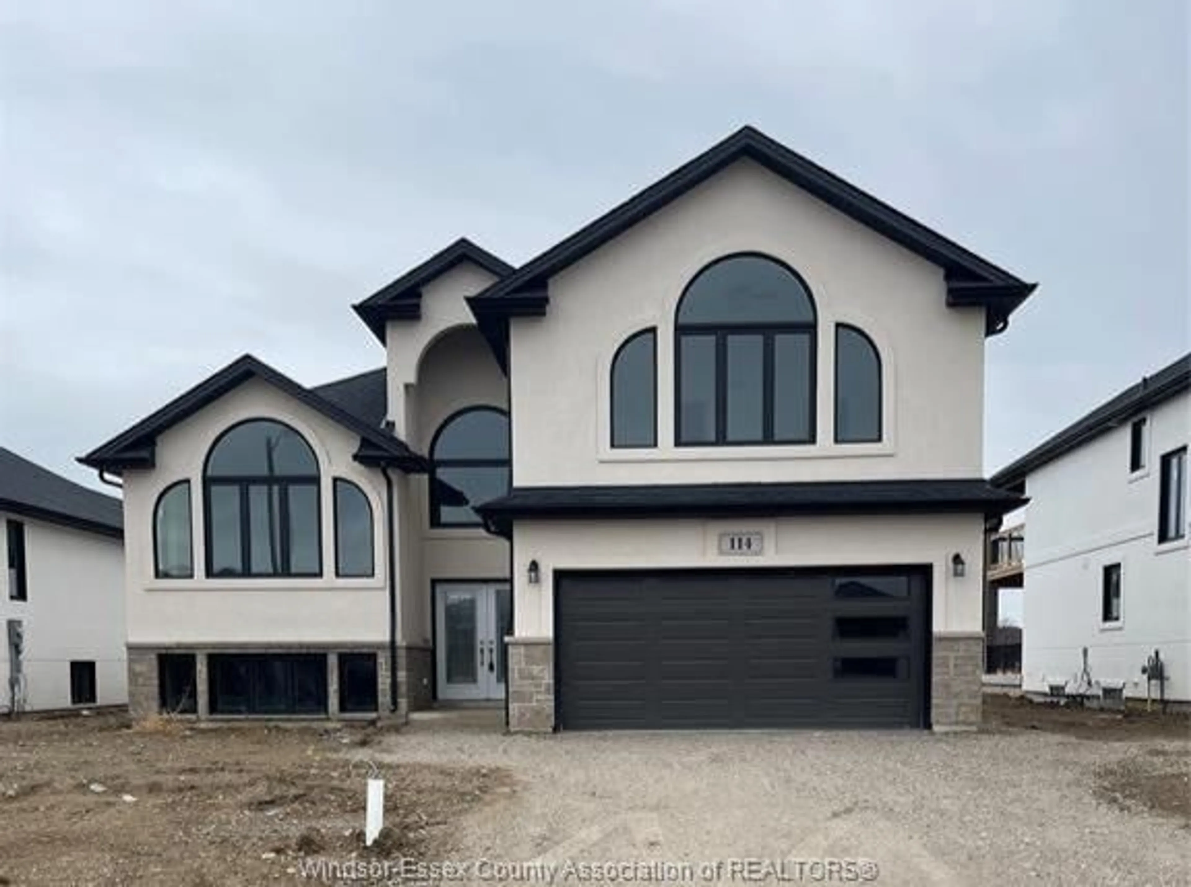 Home with vinyl exterior material, street for 114 KINGSBRIDGE, Amherstburg Ontario N9V 3T4