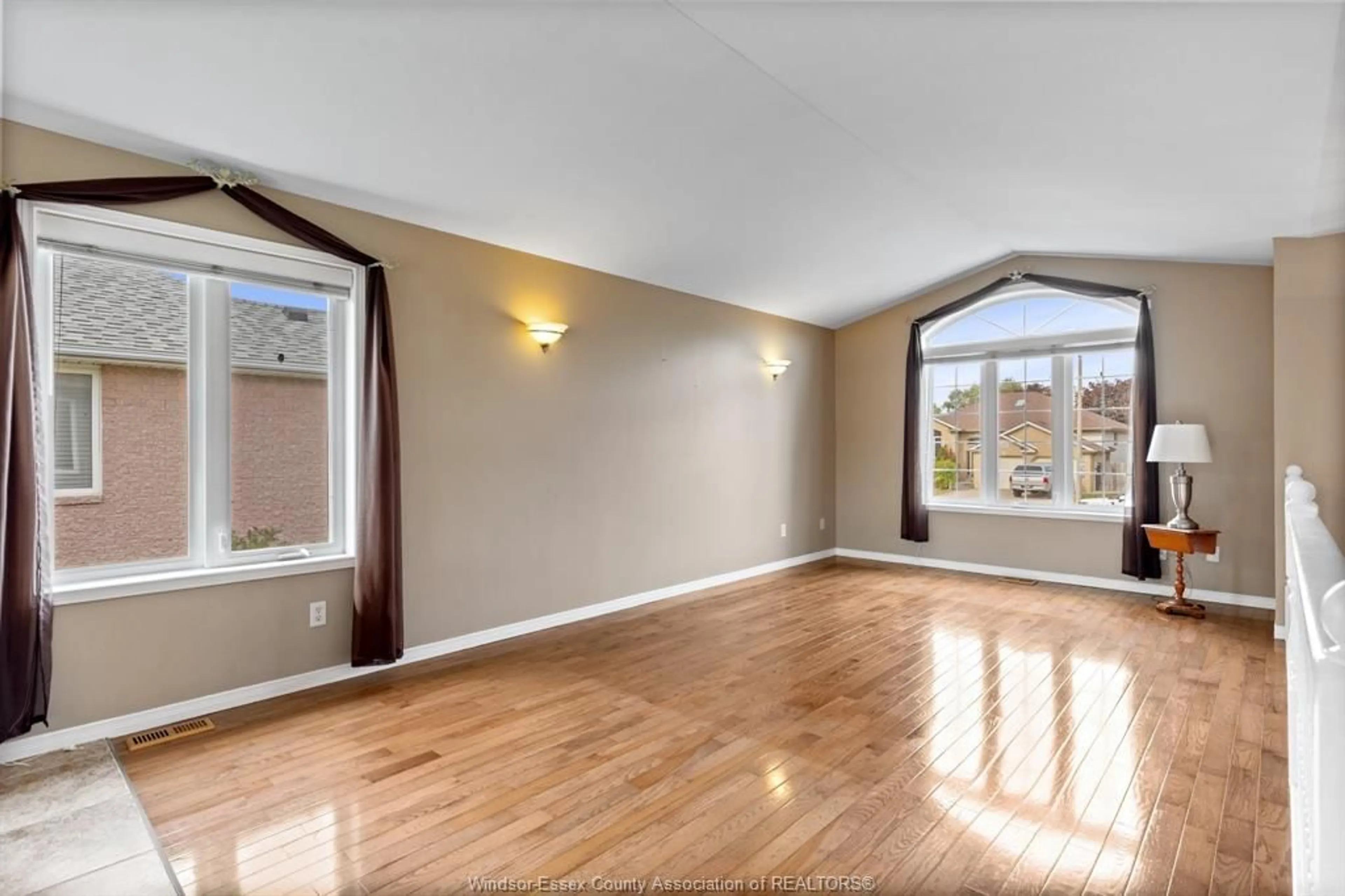 A pic of a room for 208 GIGNAC, LaSalle Ontario N9J 3S4