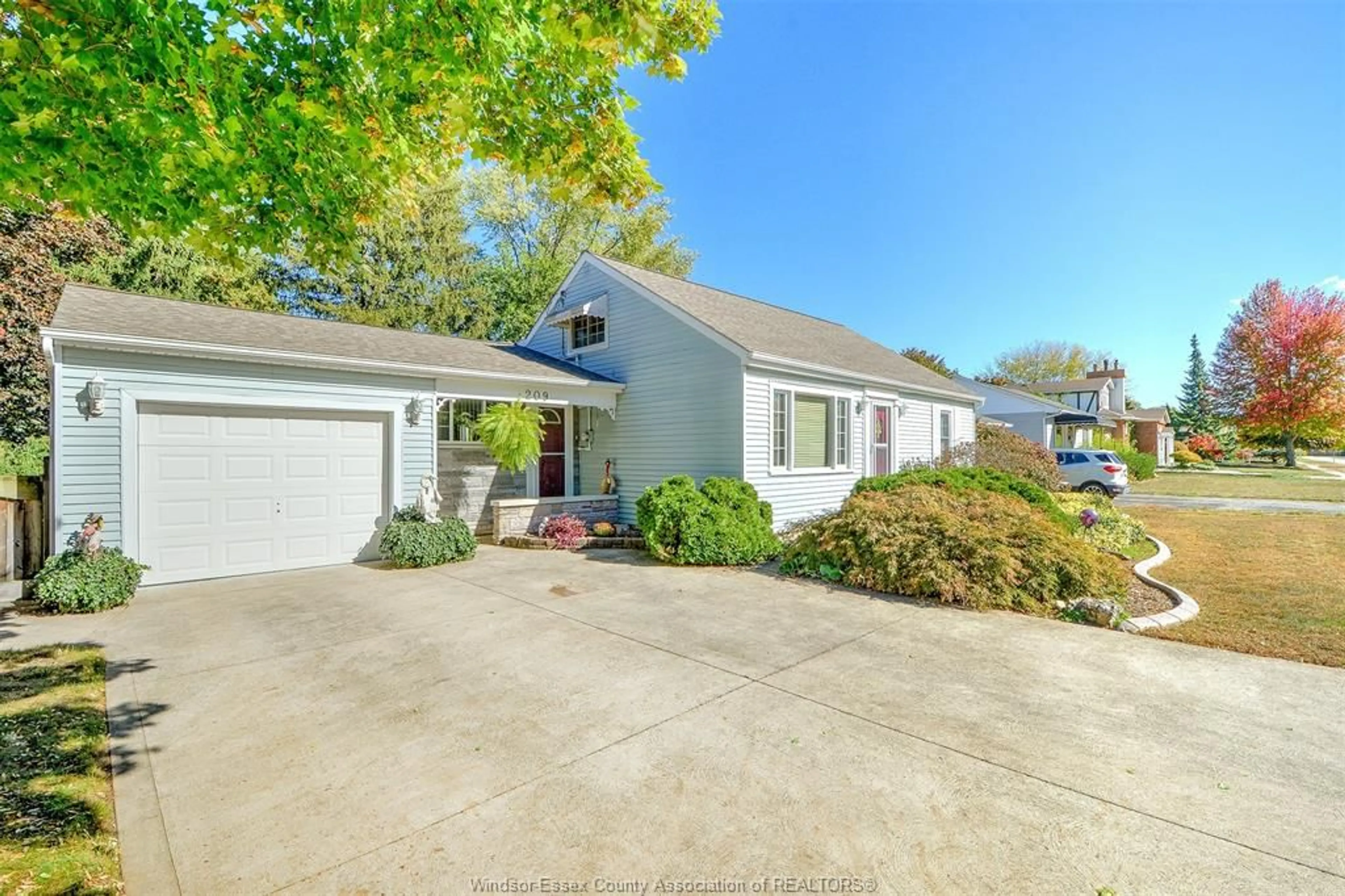 A pic from outside/outdoor area/front of a property/back of a property/a pic from drone, water/lake/river/ocean view for 209 KENWOOD, LaSalle Ontario N9J 1R7