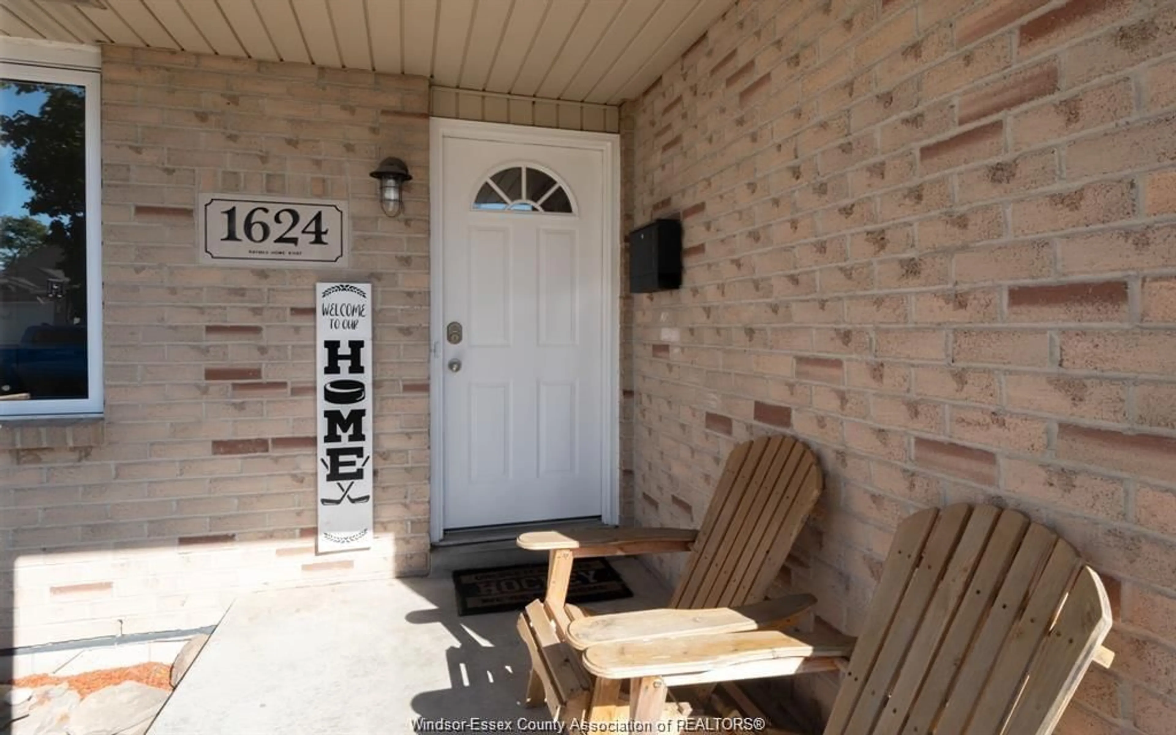 Patio, street for 1624 KAMLOOPS, Windsor Ontario N8W 5V3
