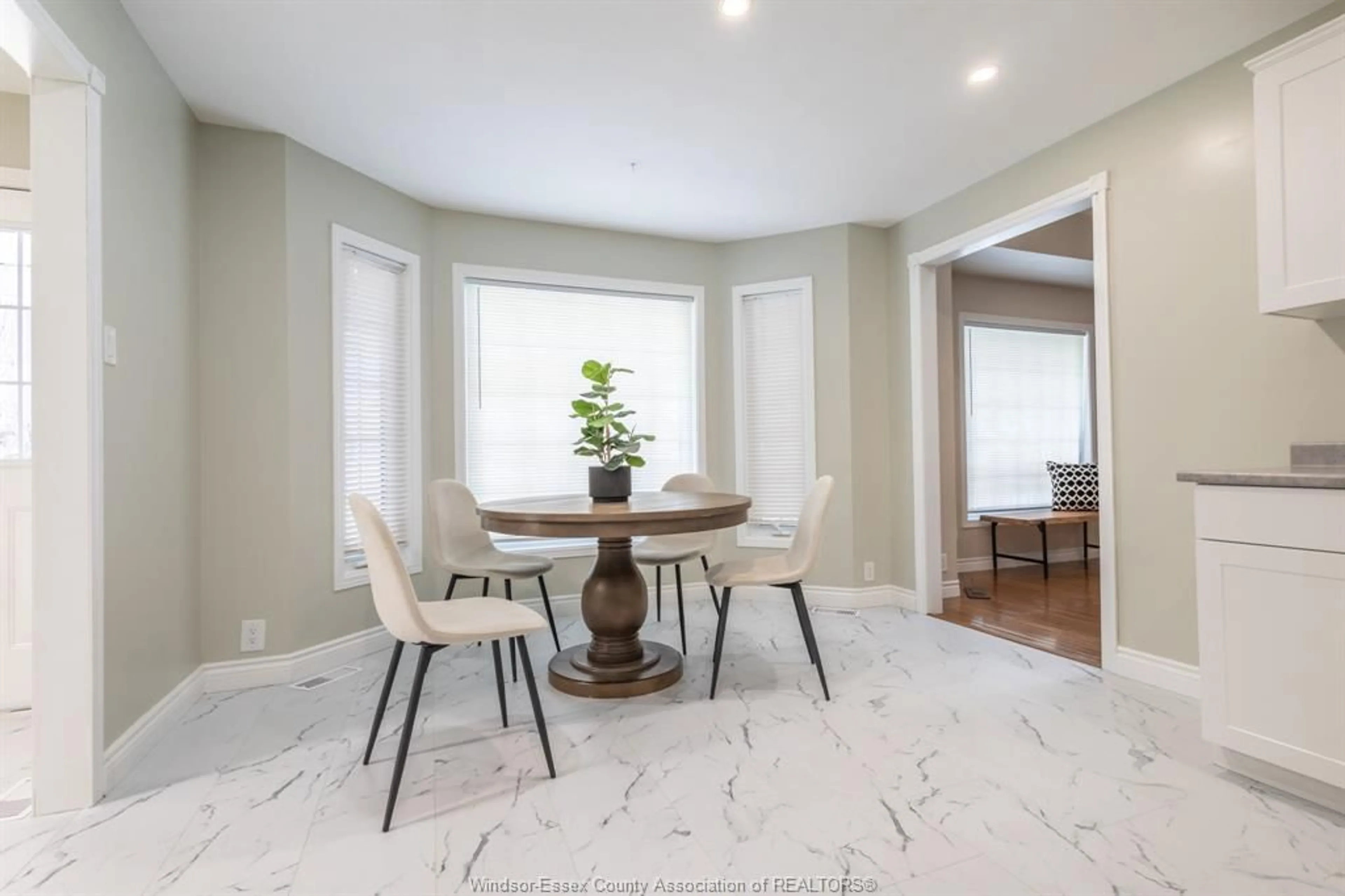 Dining room, ceramic/tile floor for 591 OLD TECUMSEH Rd, Lakeshore Ontario N0R 1A0