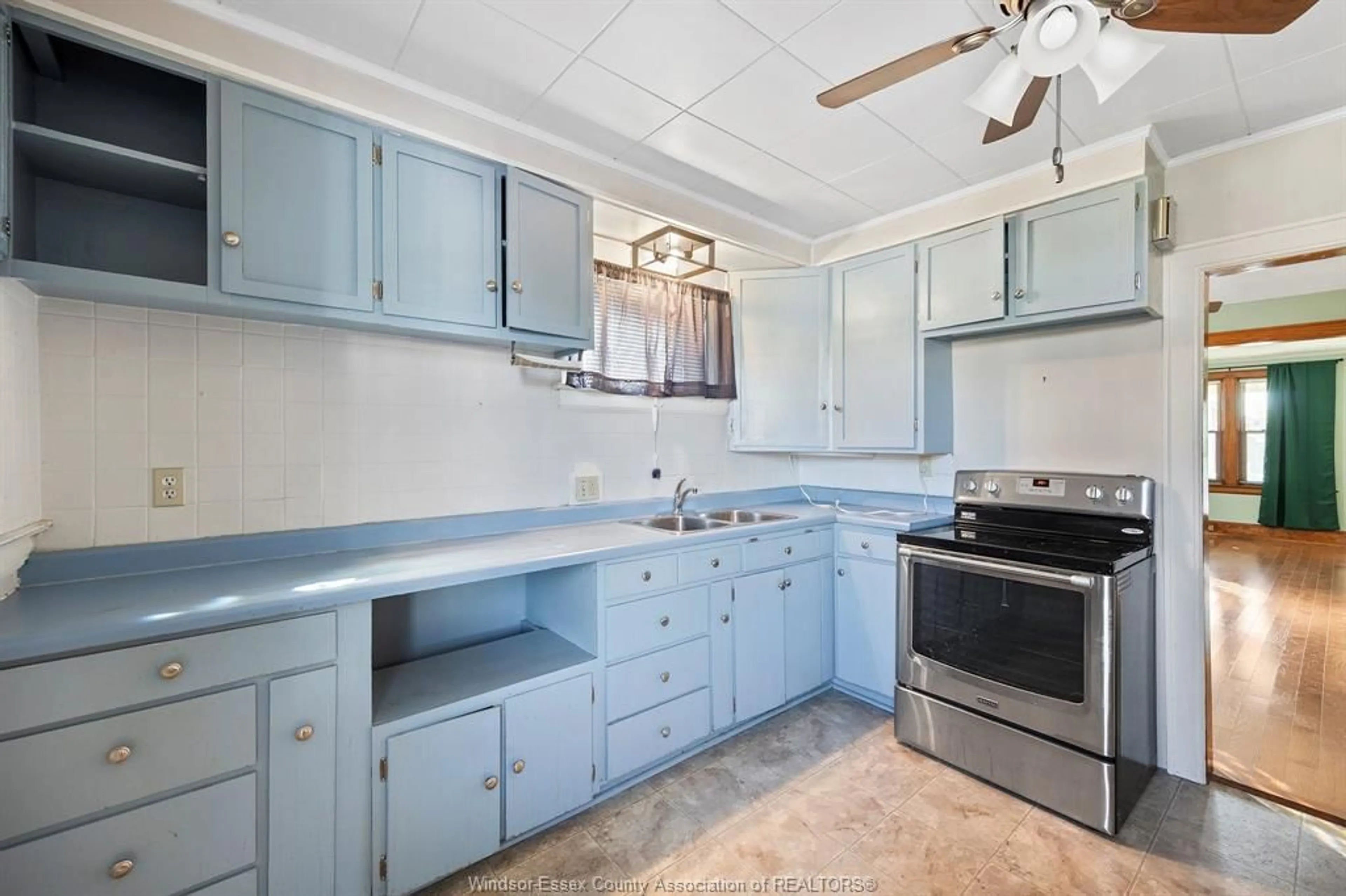 Standard kitchen, unknown for 1516 PIERRE Ave, Windsor Ontario N8X 4P5