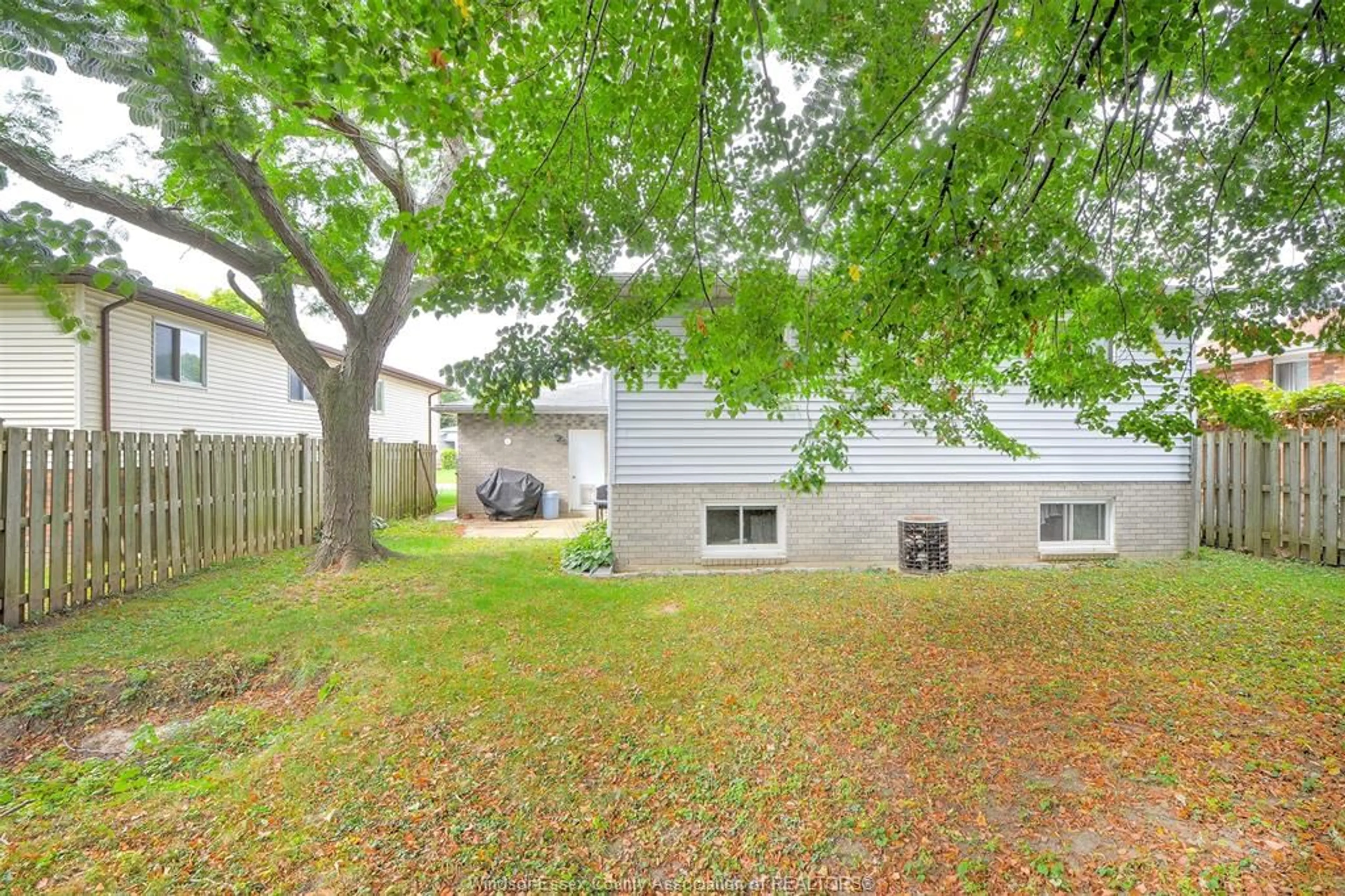 Patio, street for 18 RUDGATE LANE, Leamington Ontario N8H 4Z1