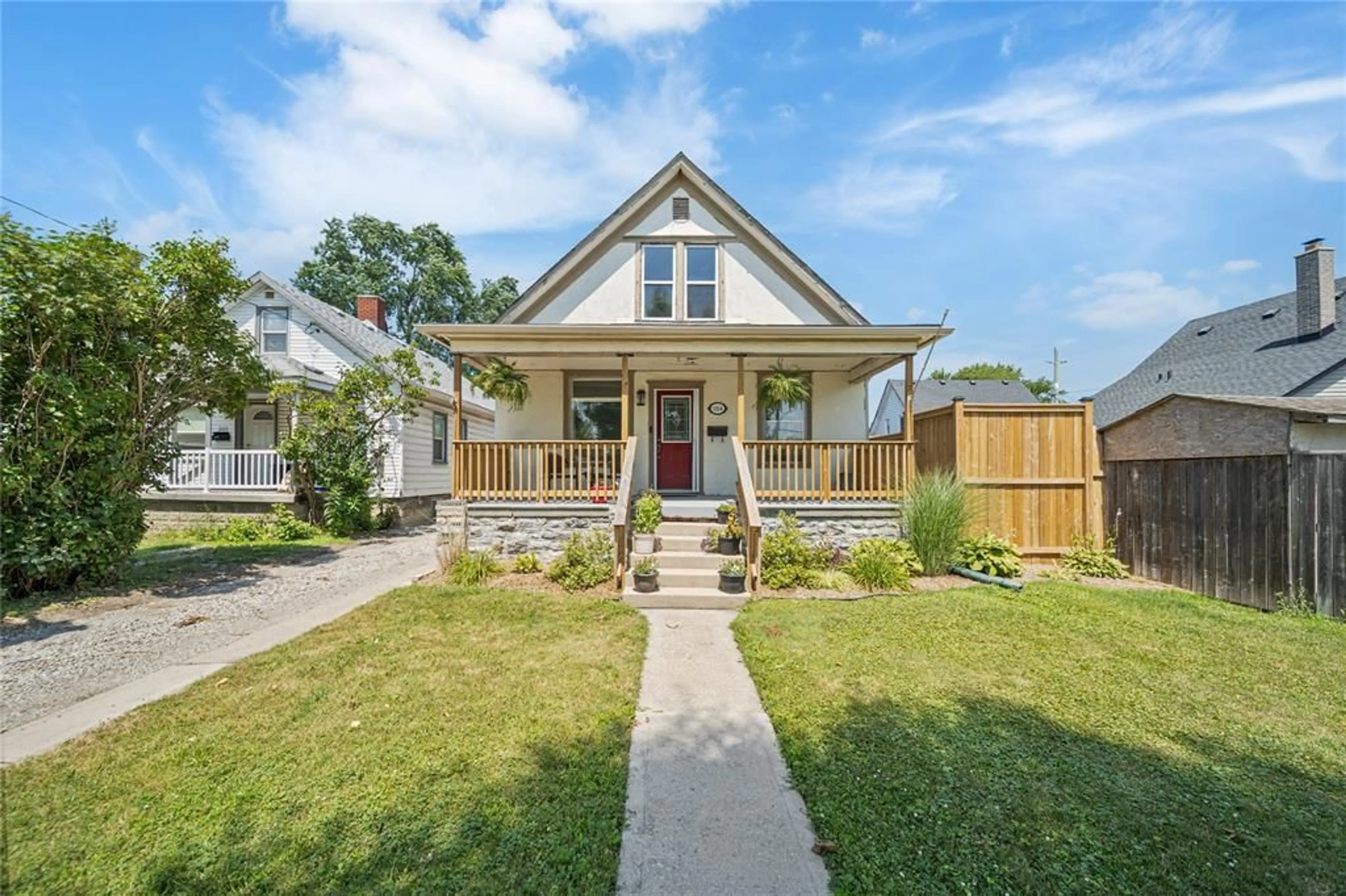 Home with brick exterior material, street for 224 CONFEDERATION St, Sarnia Ontario N7T 1Z8