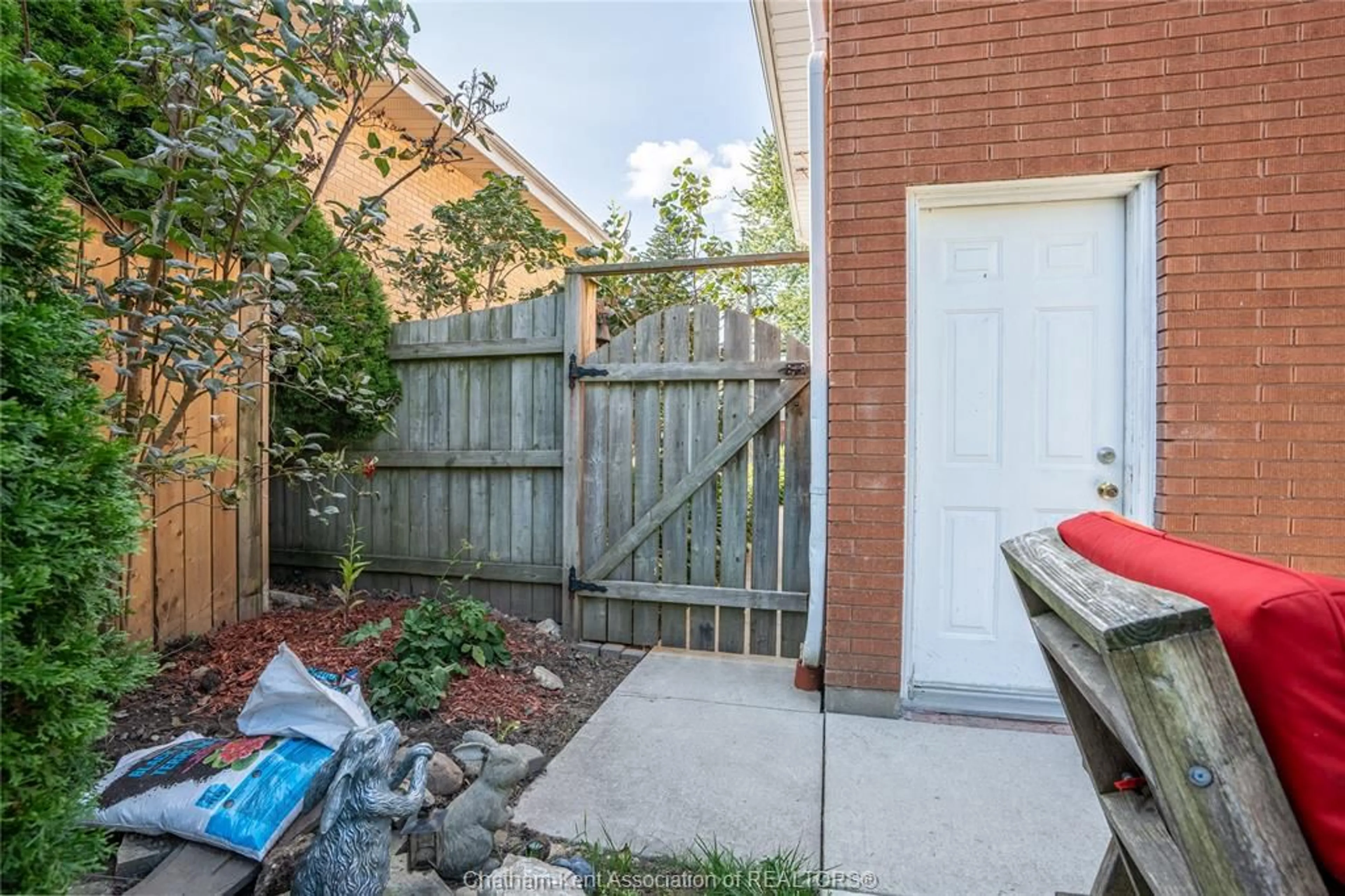 Patio, street for 28 JASPER Ave, Chatham Ontario N7M 4B8