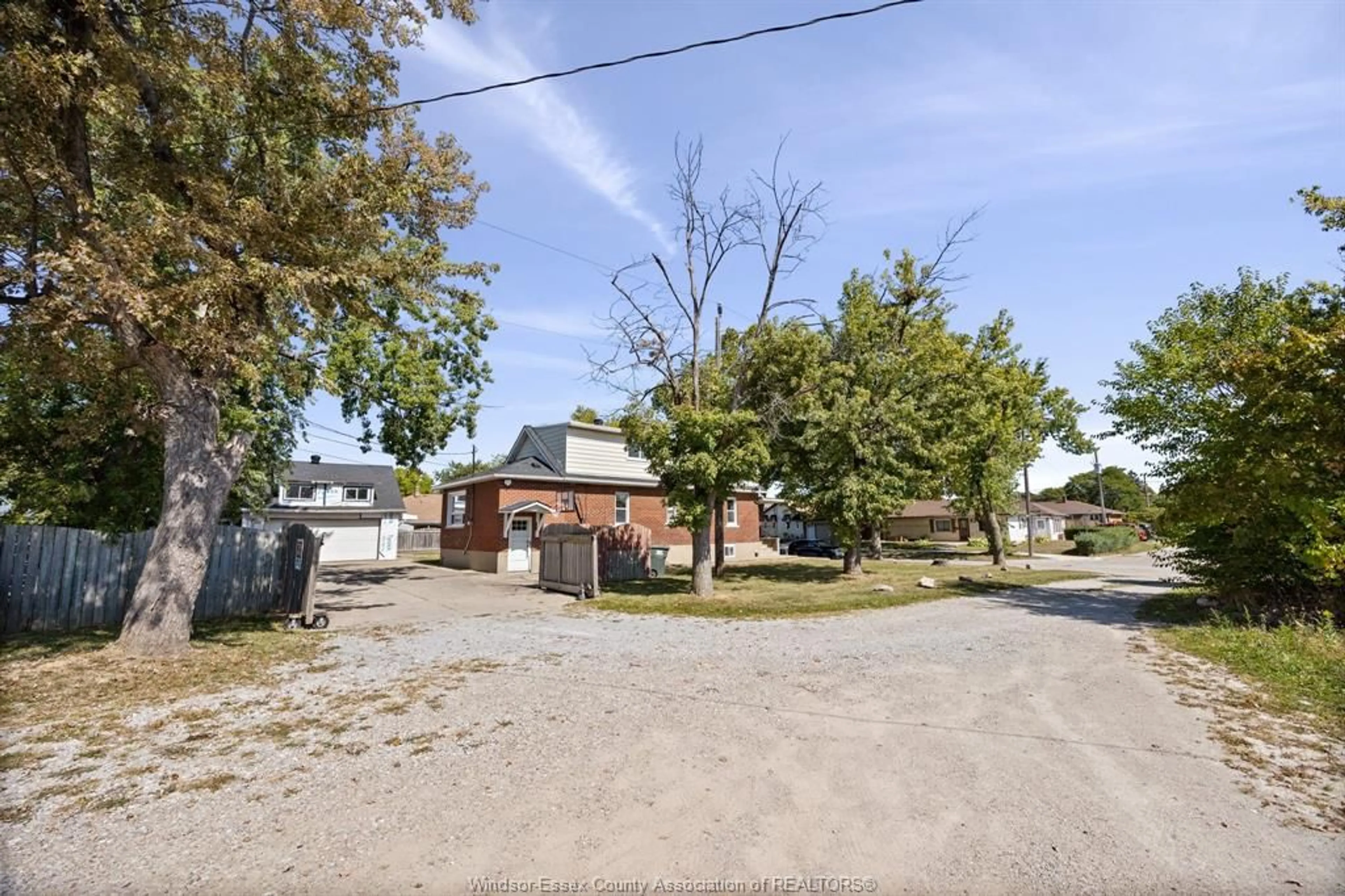 A pic from outside/outdoor area/front of a property/back of a property/a pic from drone, street for 2699 ALEXIS, Windsor Ontario N8W 3Z8