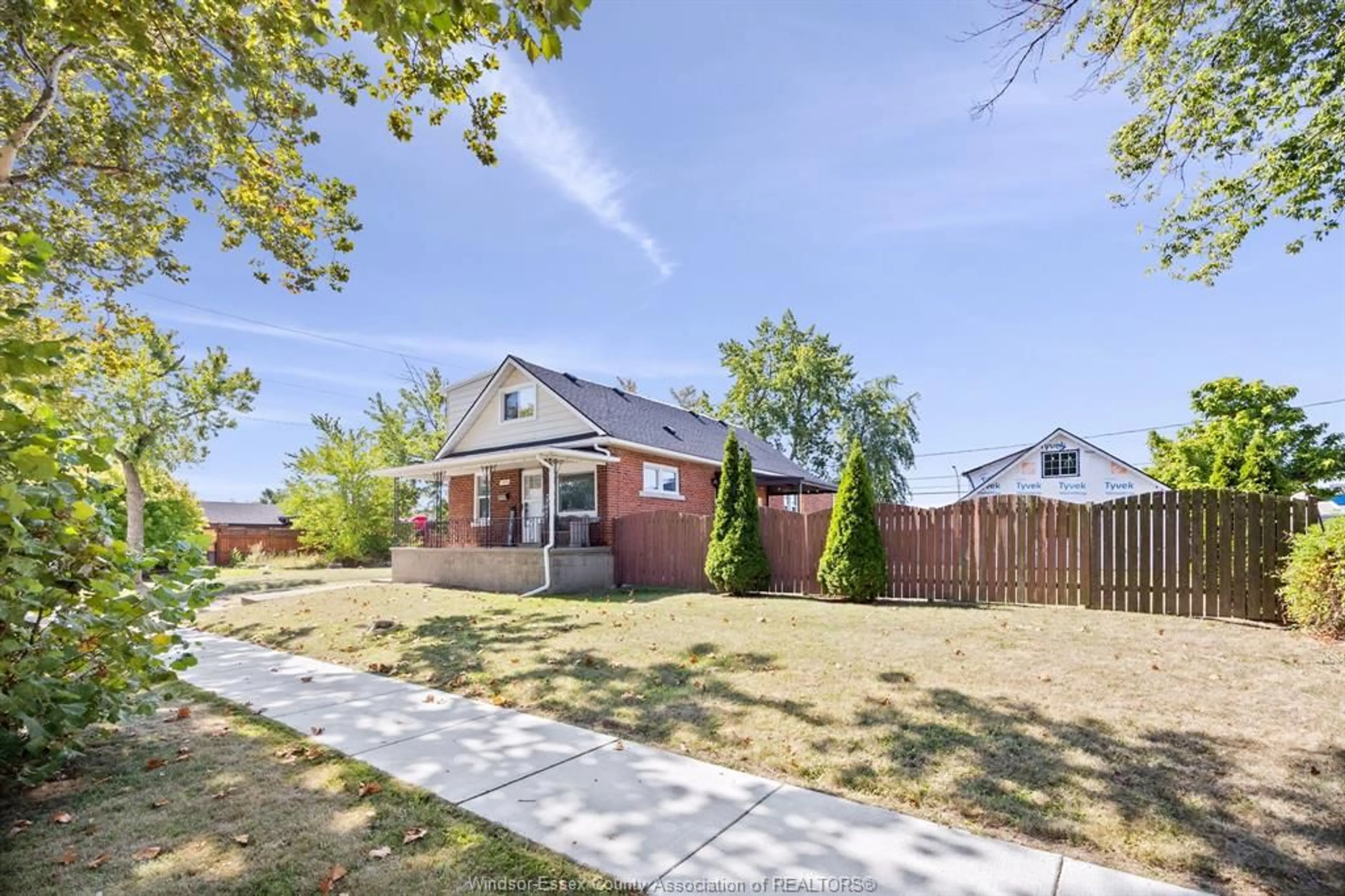 A pic from outside/outdoor area/front of a property/back of a property/a pic from drone, street for 2699 ALEXIS, Windsor Ontario N8W 3Z8