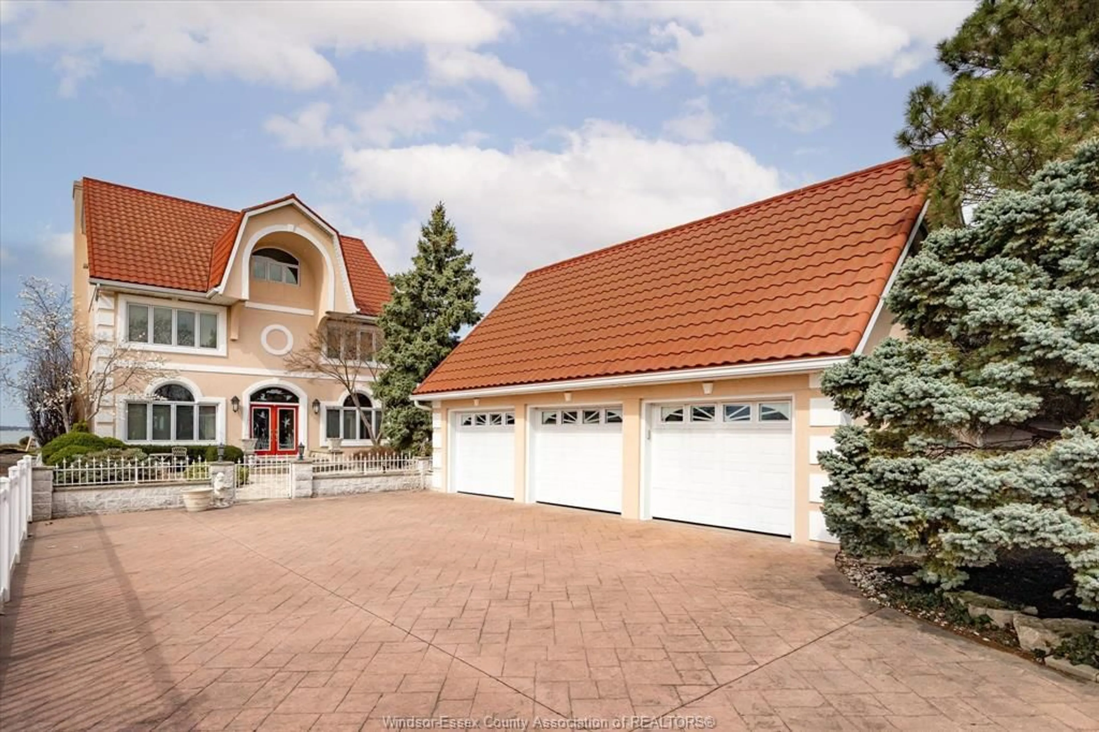 Unknown for 10960 RIVERSIDE Dr, Windsor Ontario N8P 1A4