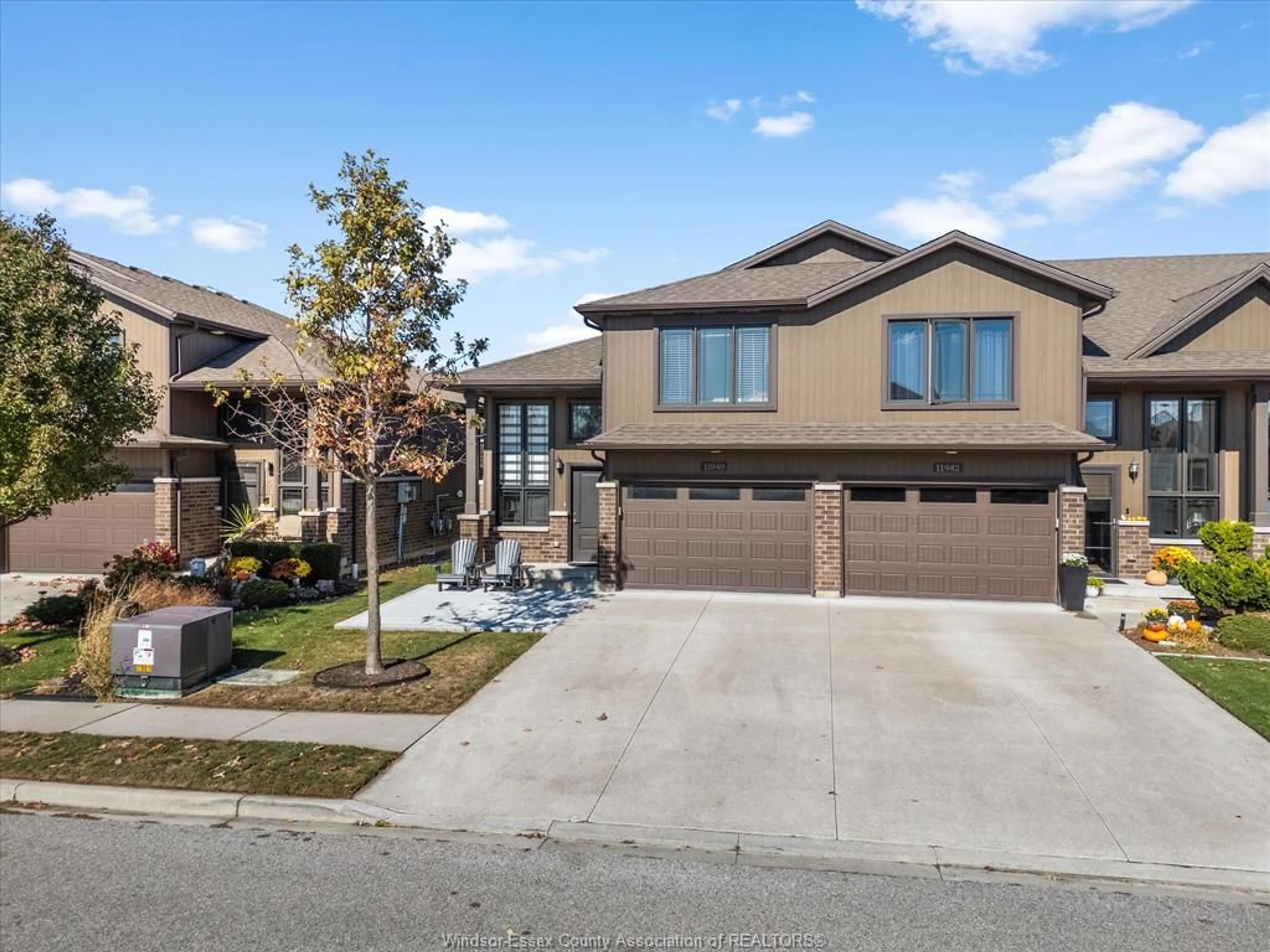 Home with brick exterior material, street for 11940 THISTLEDOWN Ave, Windsor Ontario N8P 0B7