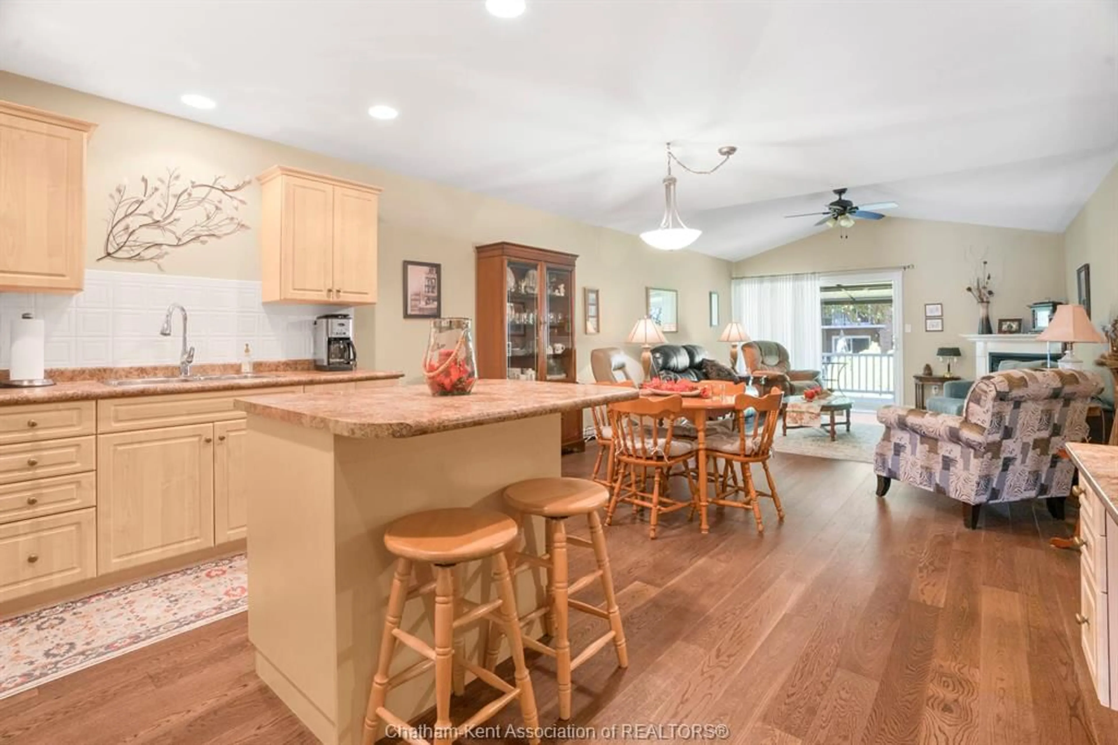 Open concept kitchen, unknown for 23 Wilhelmina Way, Chatham Ontario N7M 6M3