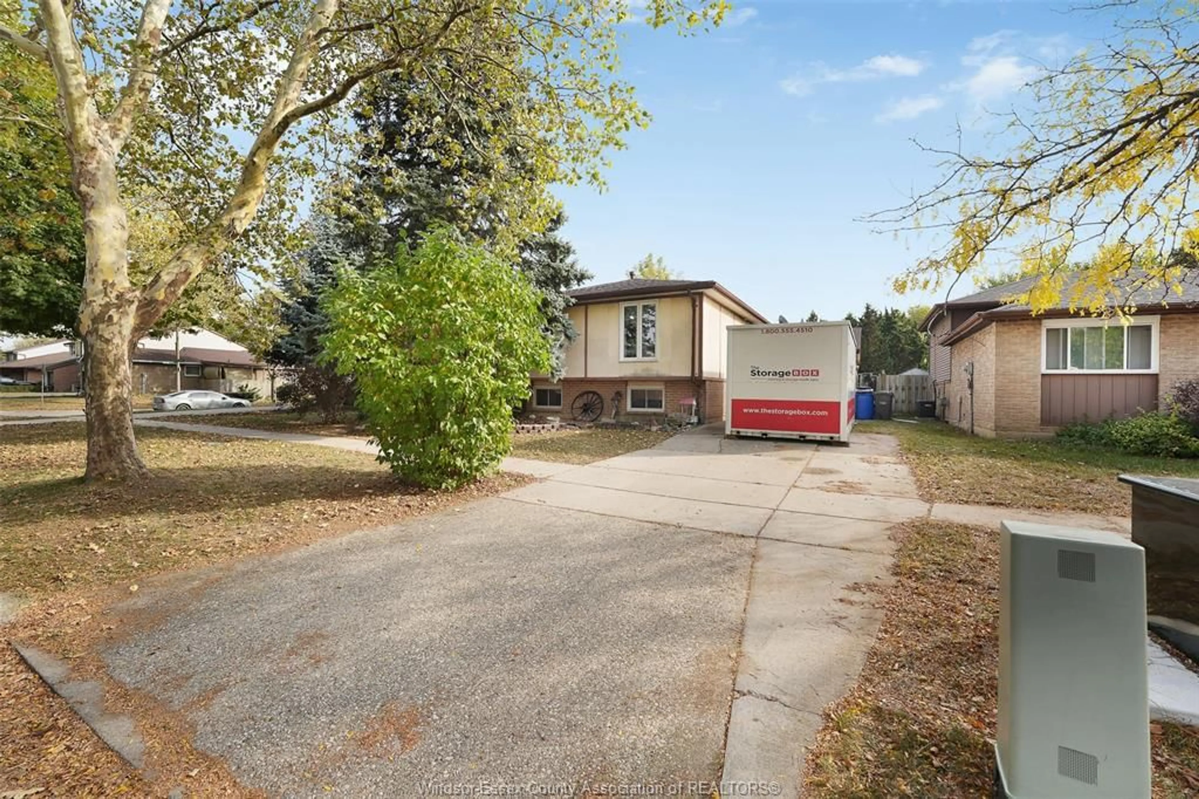 Unknown for 1565 HALLMARK Ave, Windsor Ontario N8W 4Y3