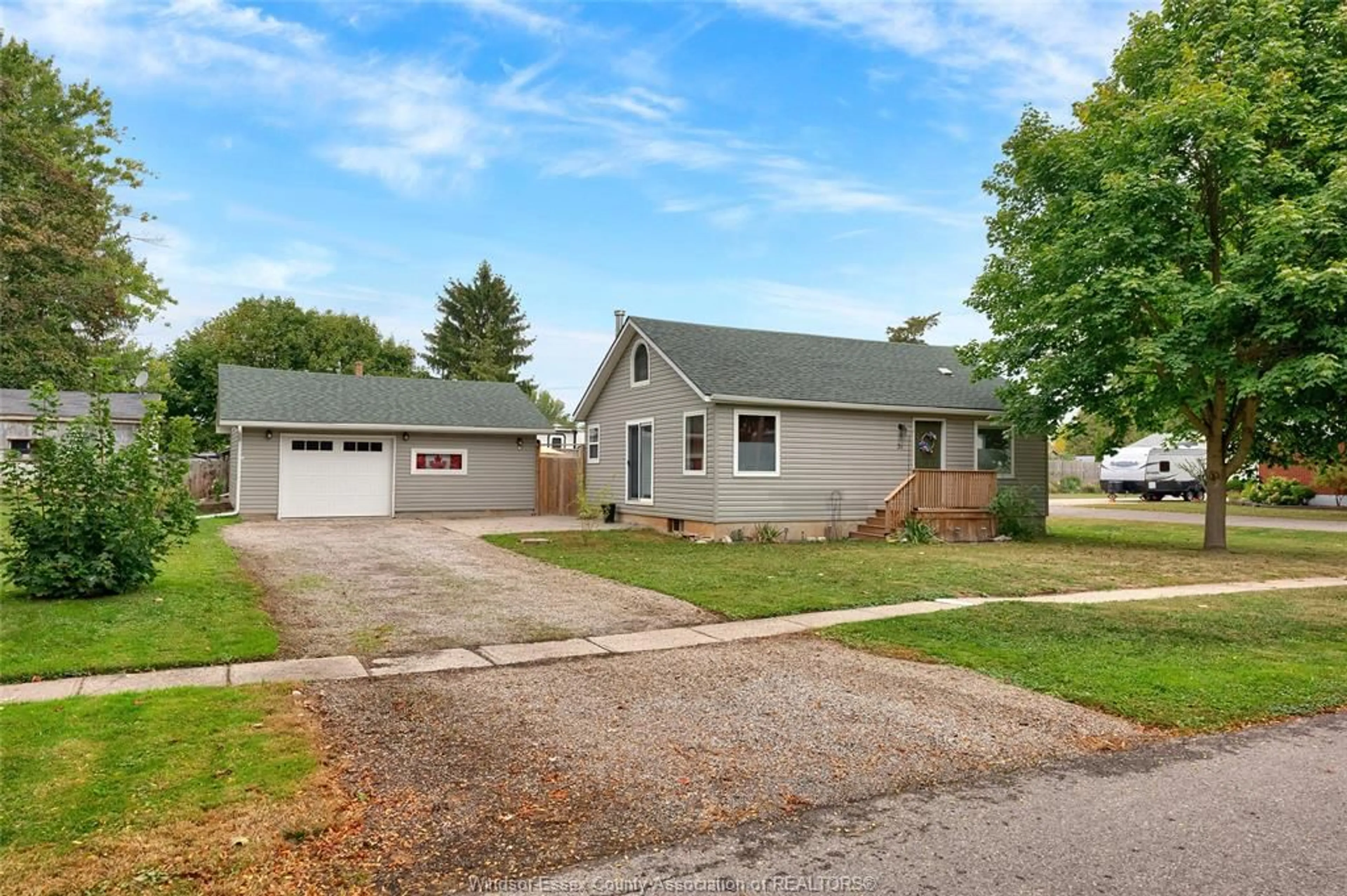 Home with vinyl exterior material, street for 51 YORK St, Ridgetown Ontario N0P 2C0