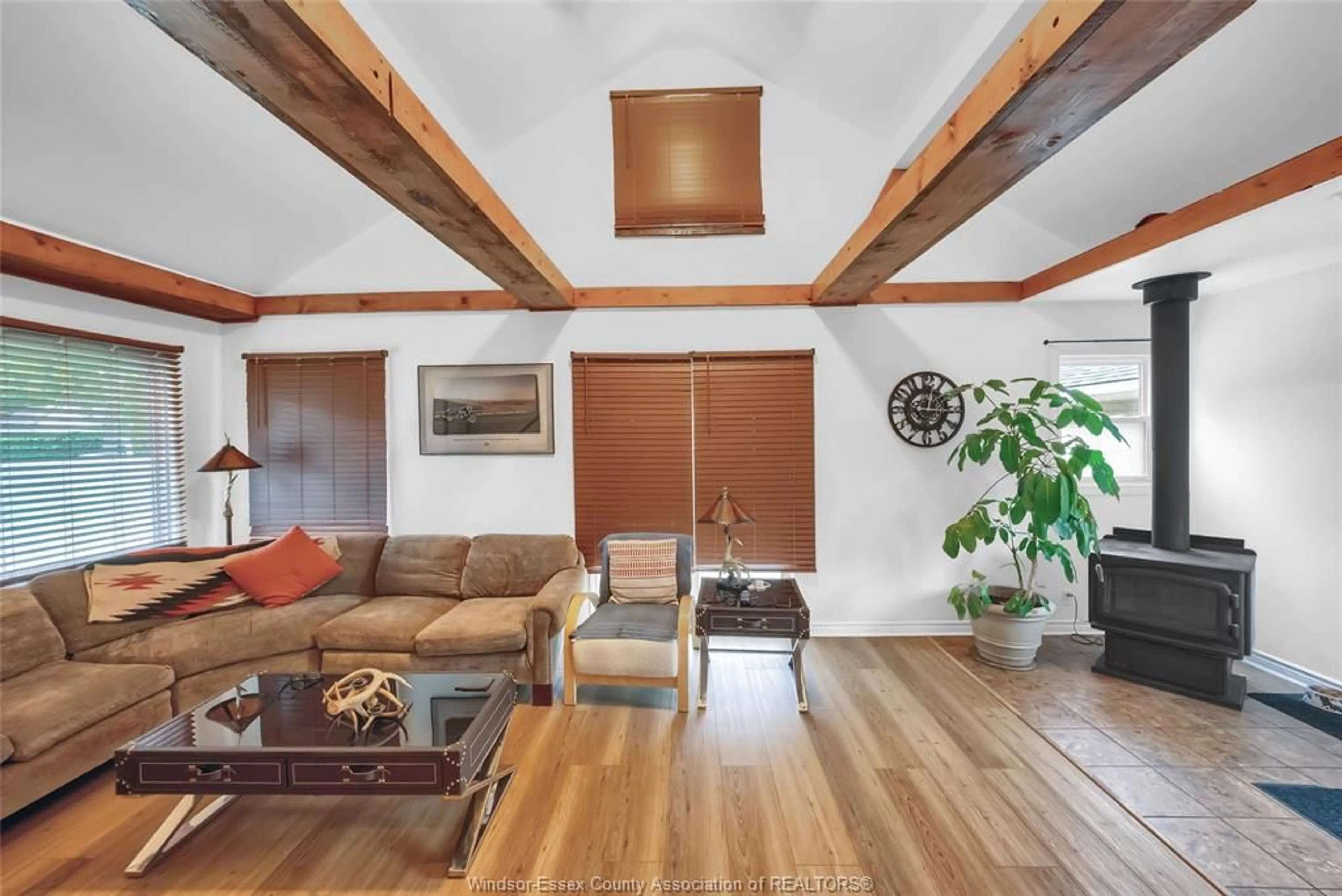 Living room with furniture, wood/laminate floor for 51 YORK St, Ridgetown Ontario N0P 2C0
