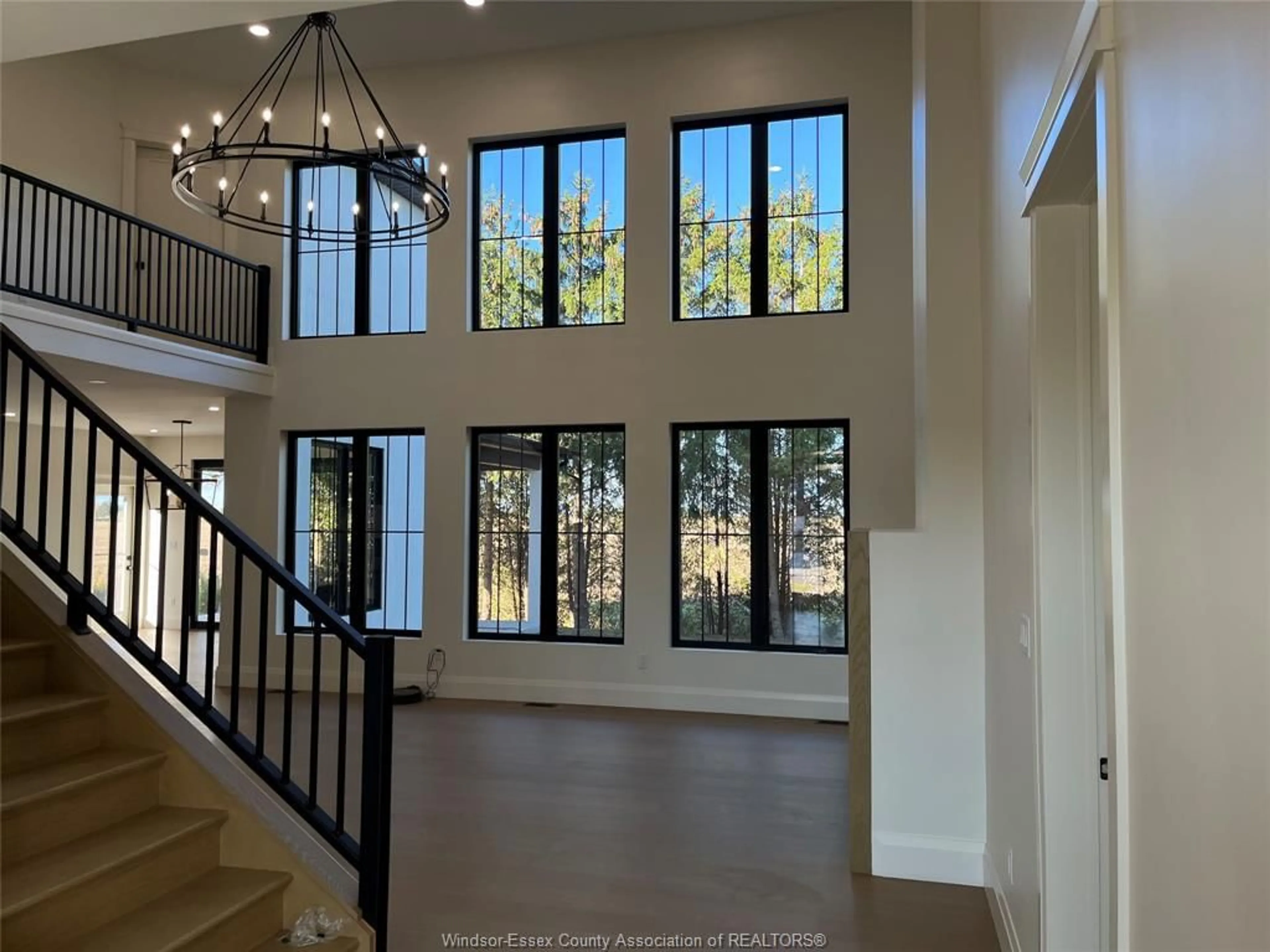 Indoor foyer for 1443 MULLINS Dr, Lakeshore Ontario N0R 1V0