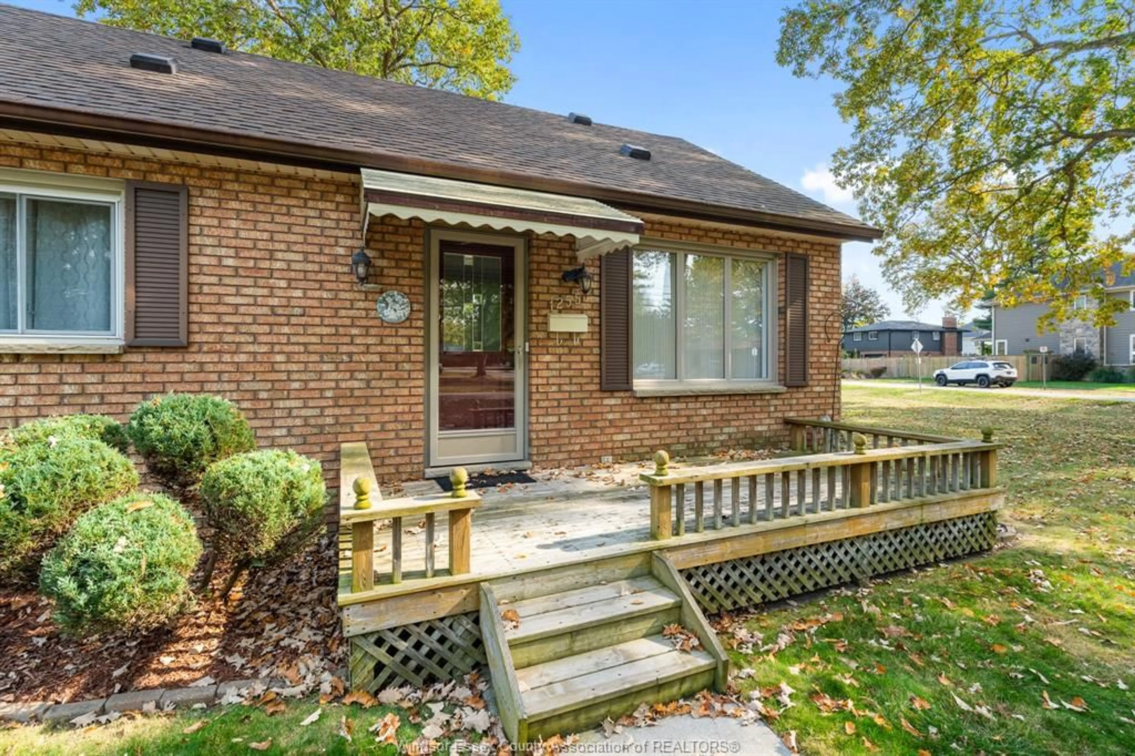 Home with brick exterior material, street for 1255 Mayfair Ave, LaSalle Ontario N9J 2H8