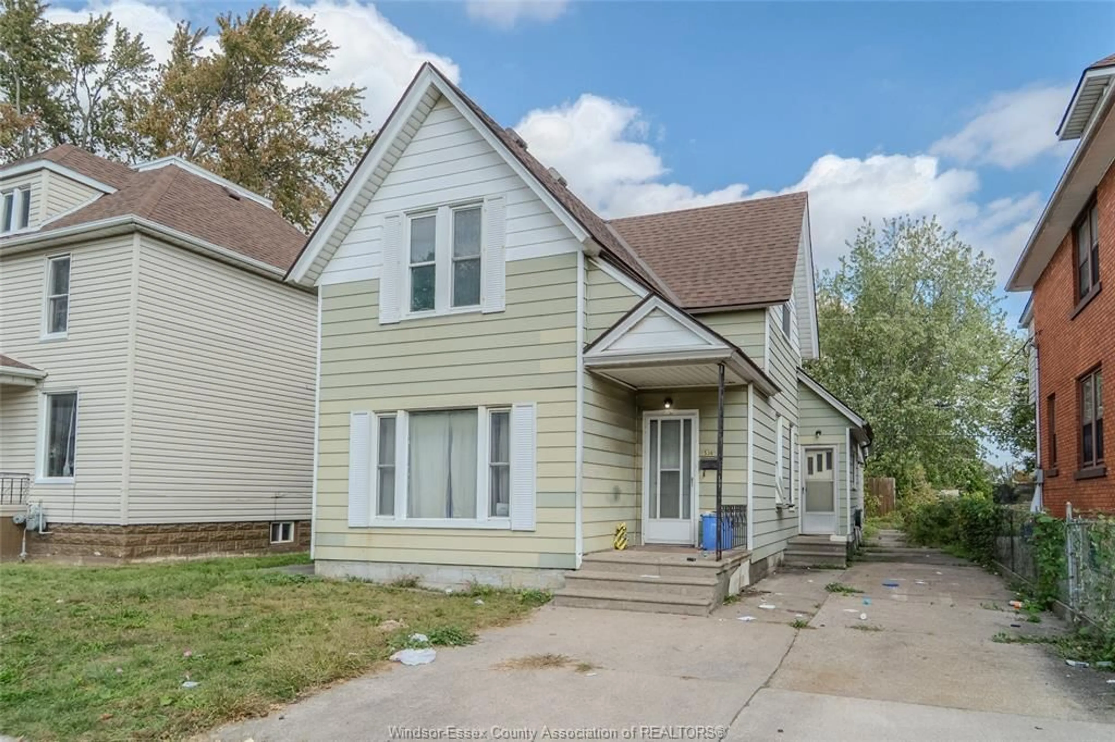 Unknown for 538 Oak, Windsor Ontario N9A 5E6
